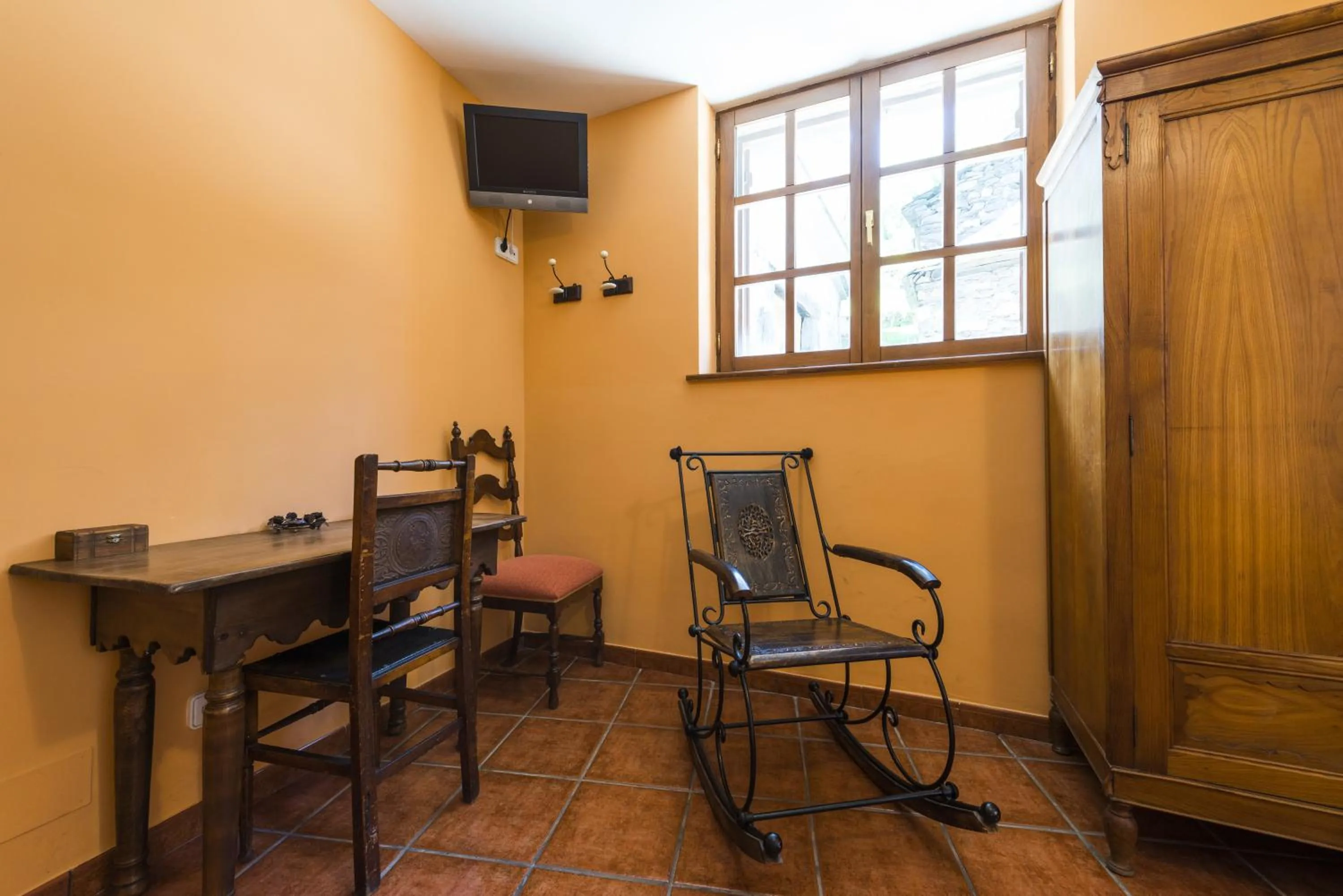 Photo of the whole room in Hotel Rural Valle de Ancares