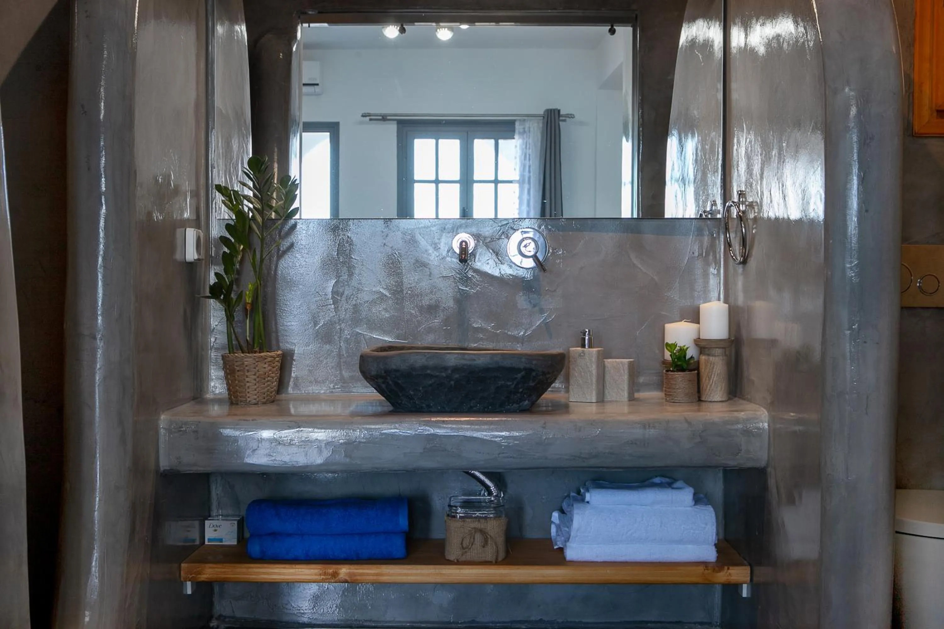 Shower in Beach Houses Santorini