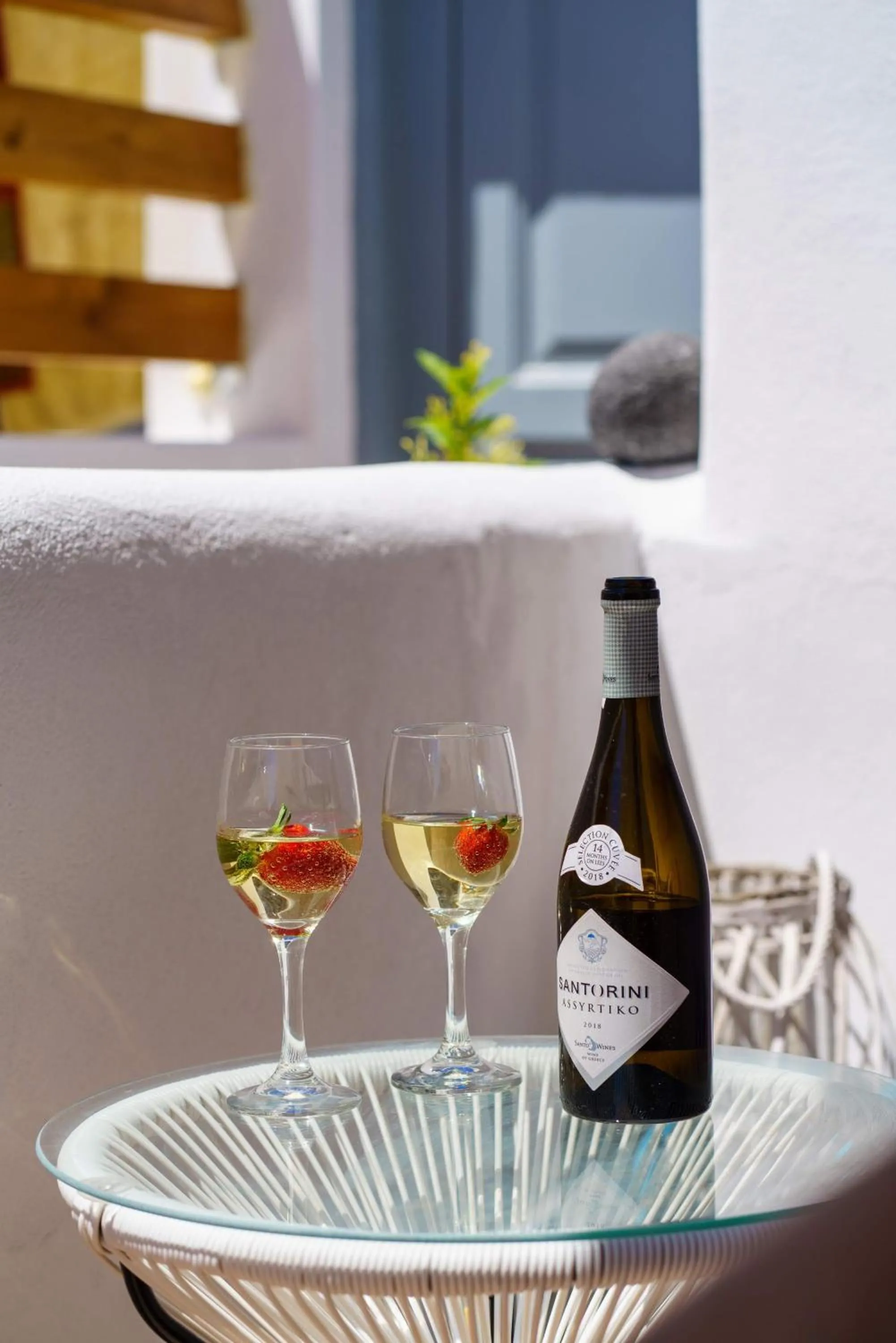 Drinks in Beach Houses Santorini