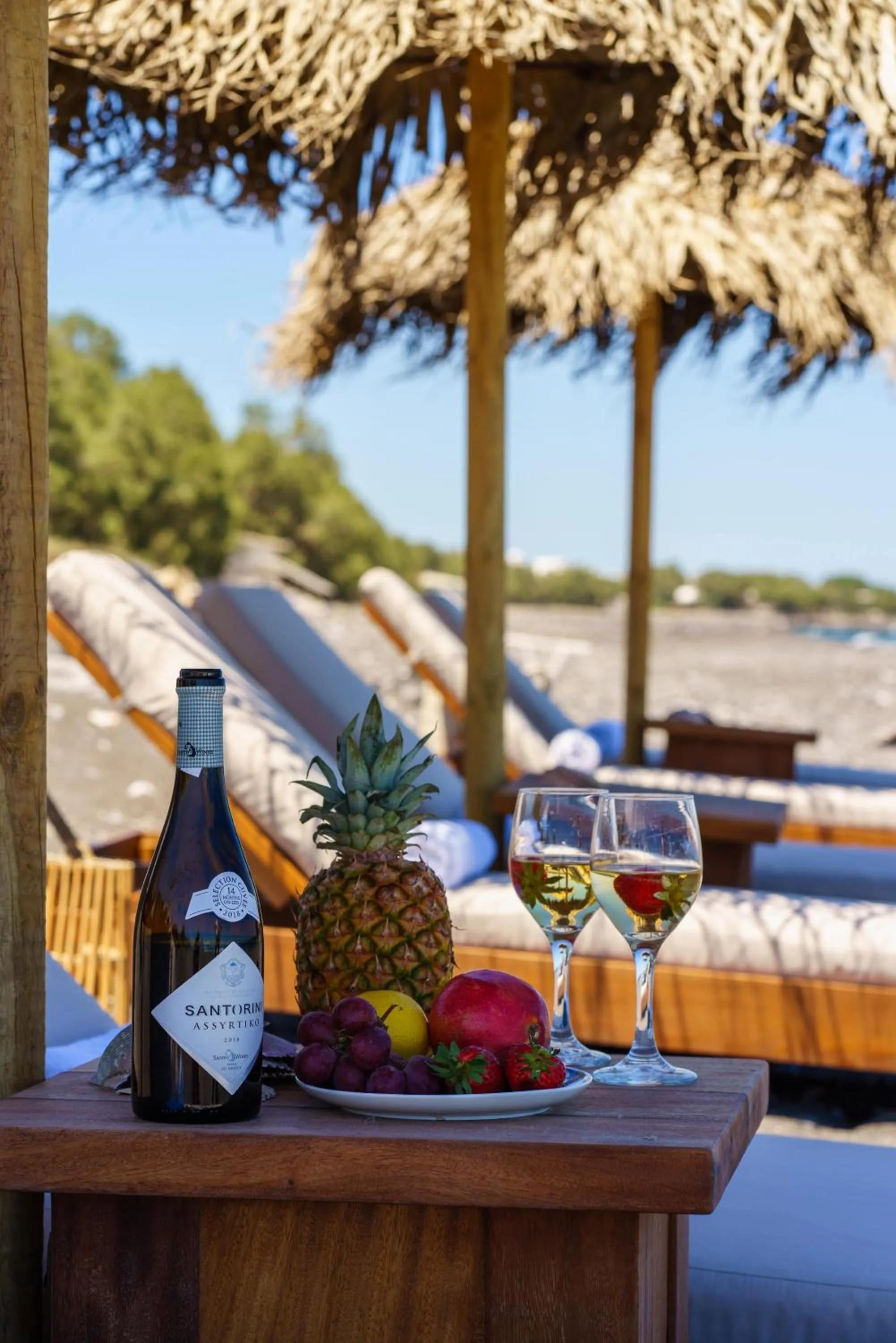 Food and drinks in Beach Houses Santorini