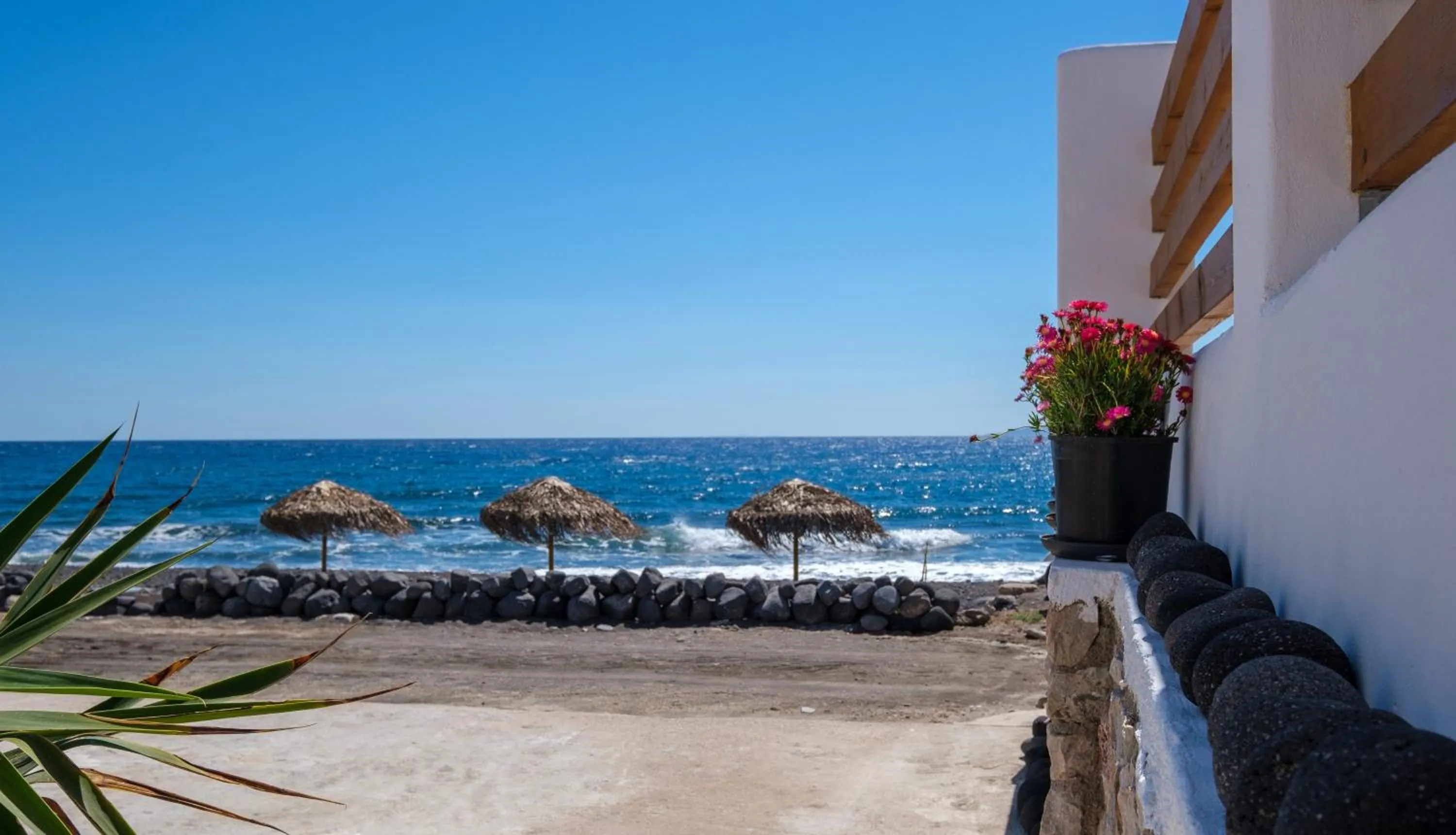 Beach in Beach Houses Santorini