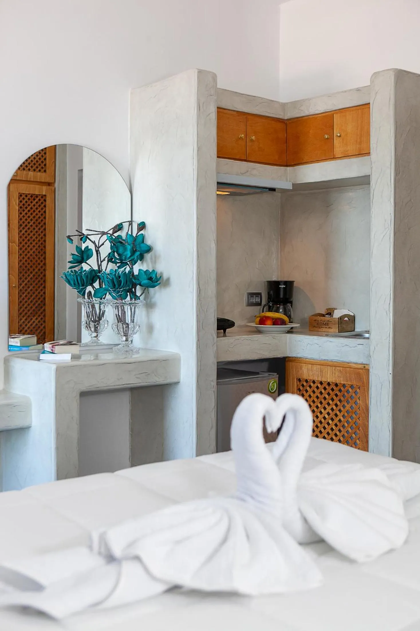 Coffee/tea facilities, Bed in Beach Houses Santorini