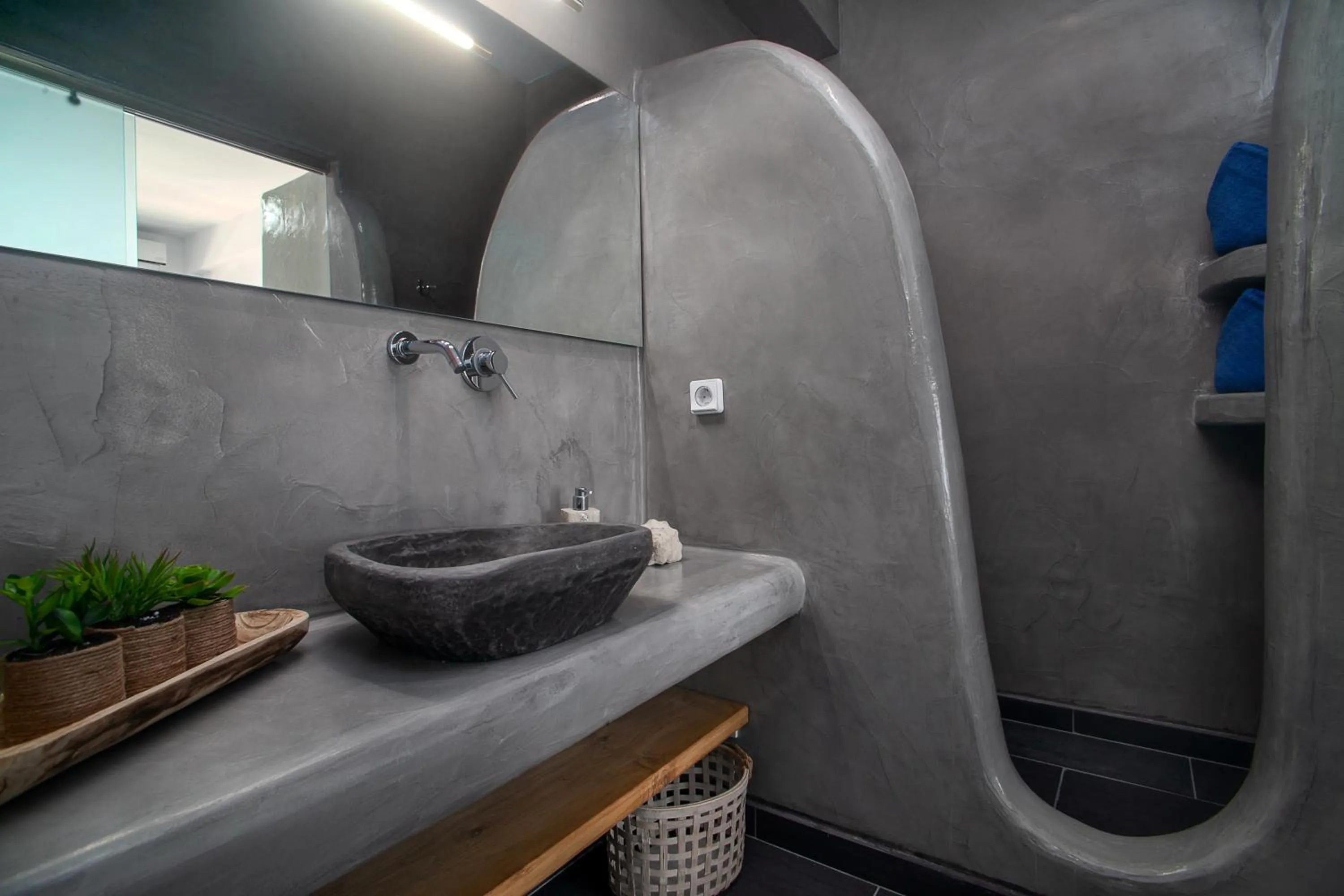 Shower in Beach Houses Santorini