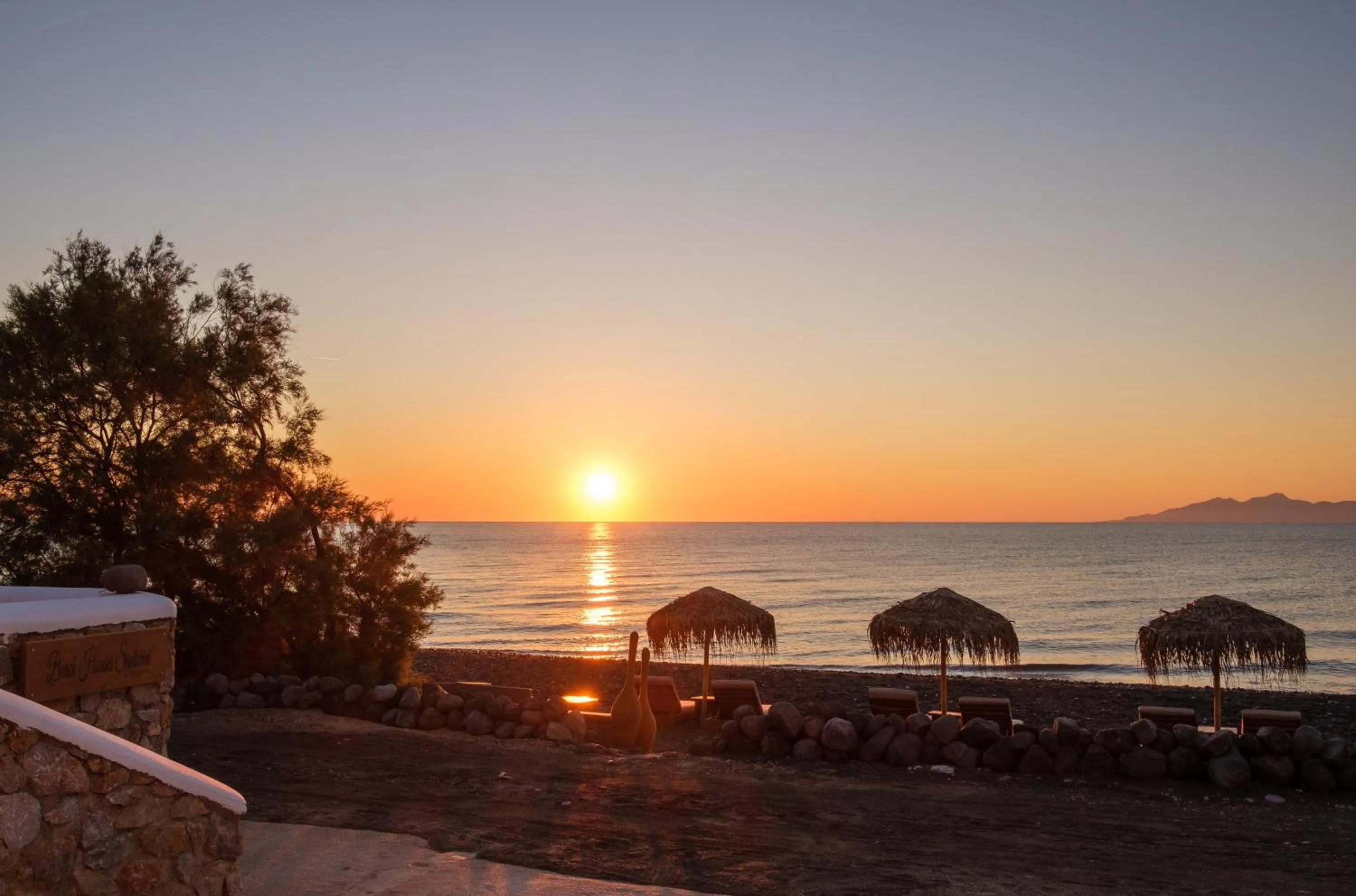 Natural landscape in Beach Houses Santorini