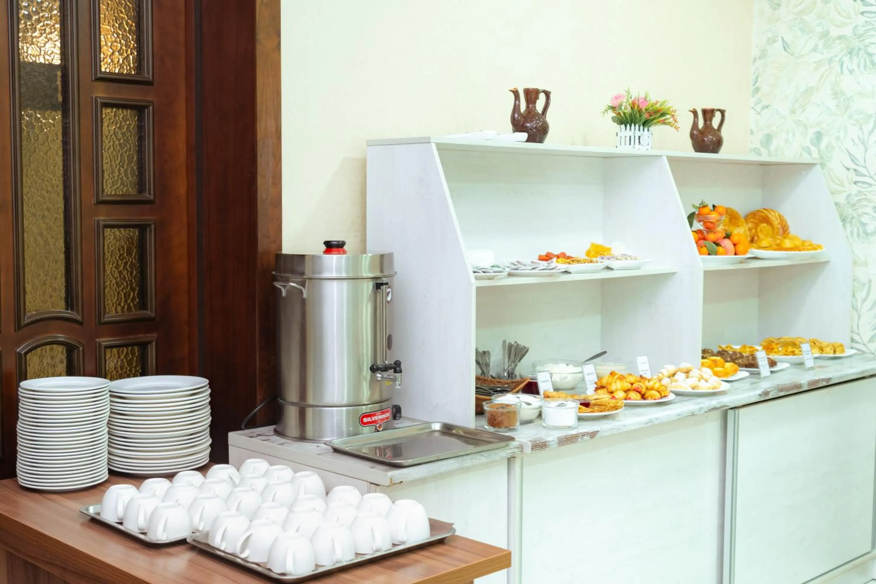 Restaurant/places to eat in Diamond Hotel Tashkent