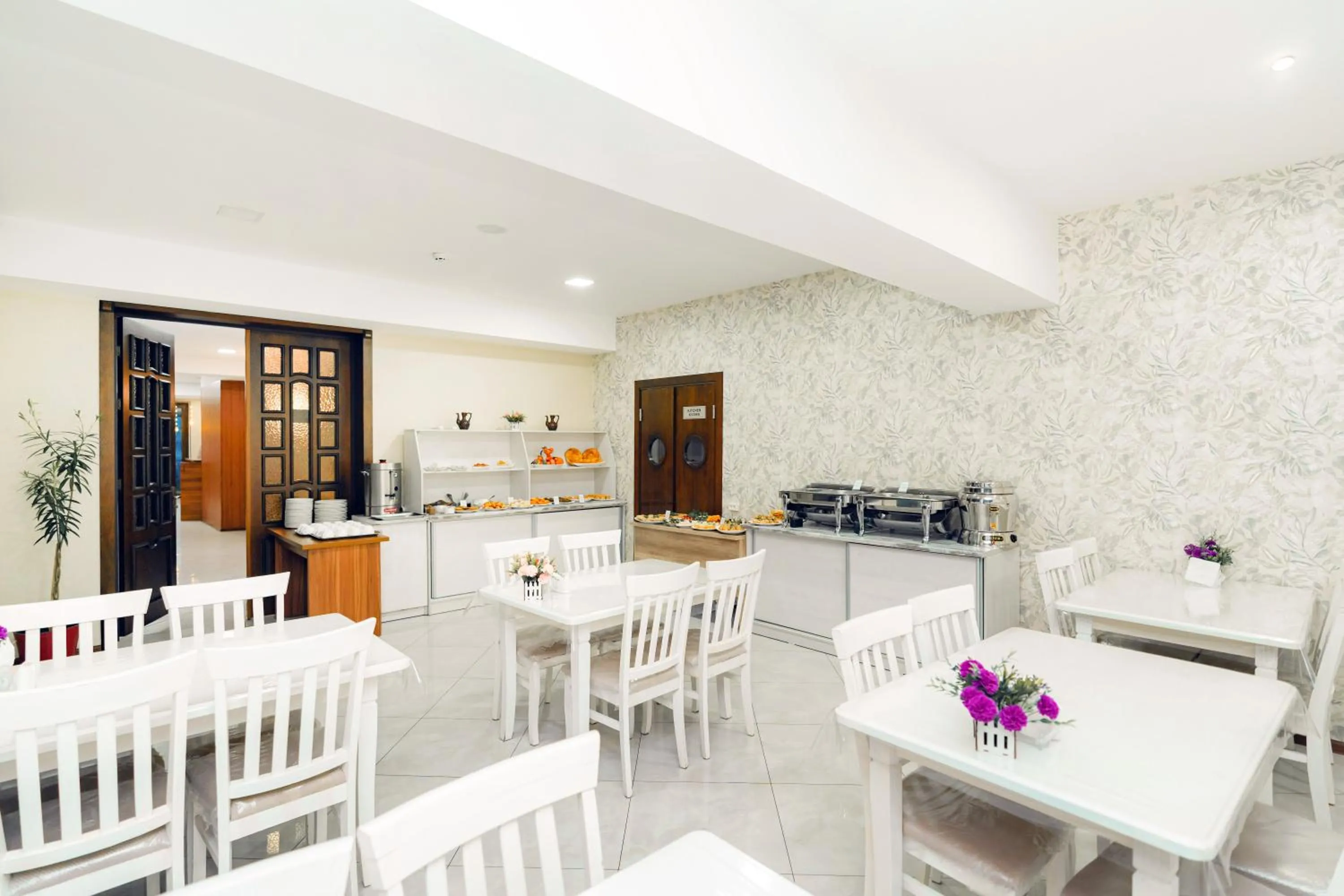 Restaurant/places to eat in Diamond Hotel Tashkent