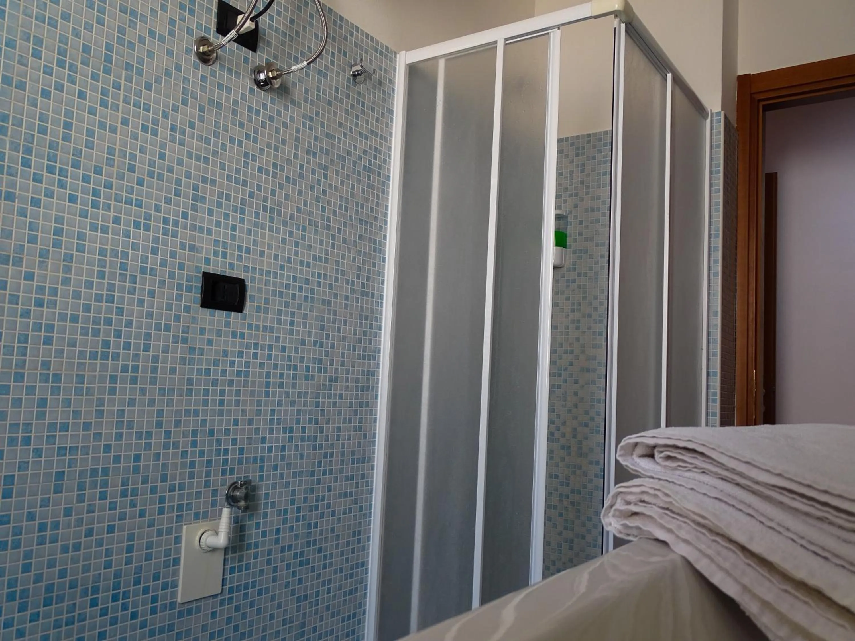 Bathroom, Bed in B&B Villa Matari