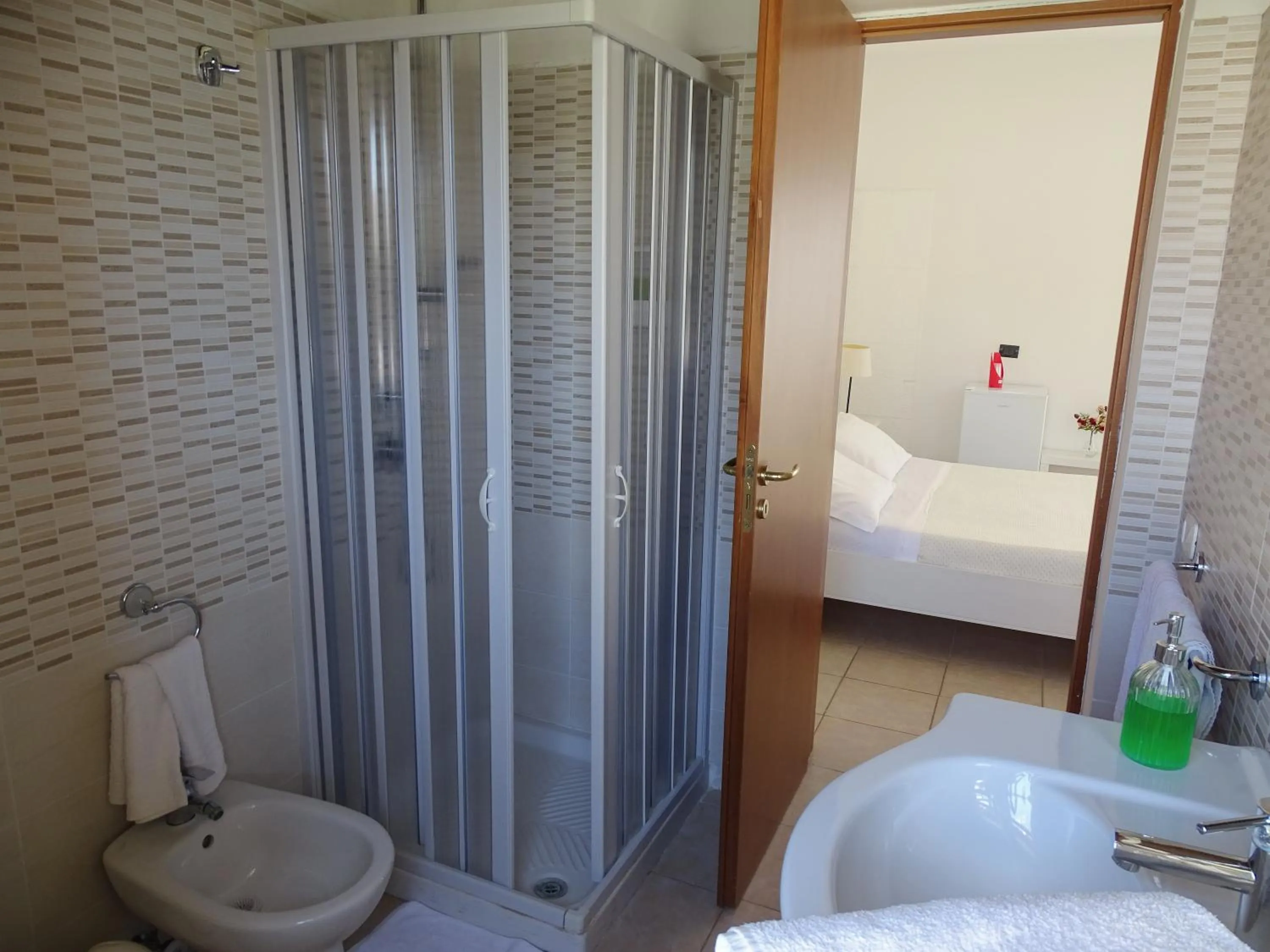 Bathroom, Bed in B&B Villa Matari