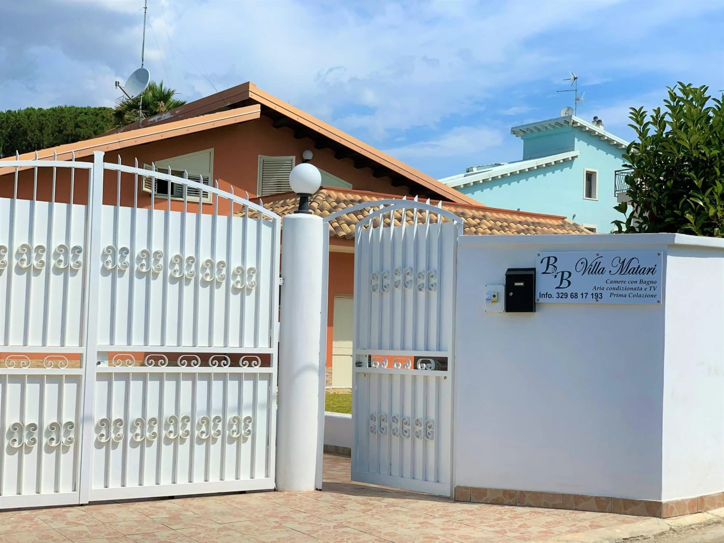 Facade/entrance in B&B Villa Matari