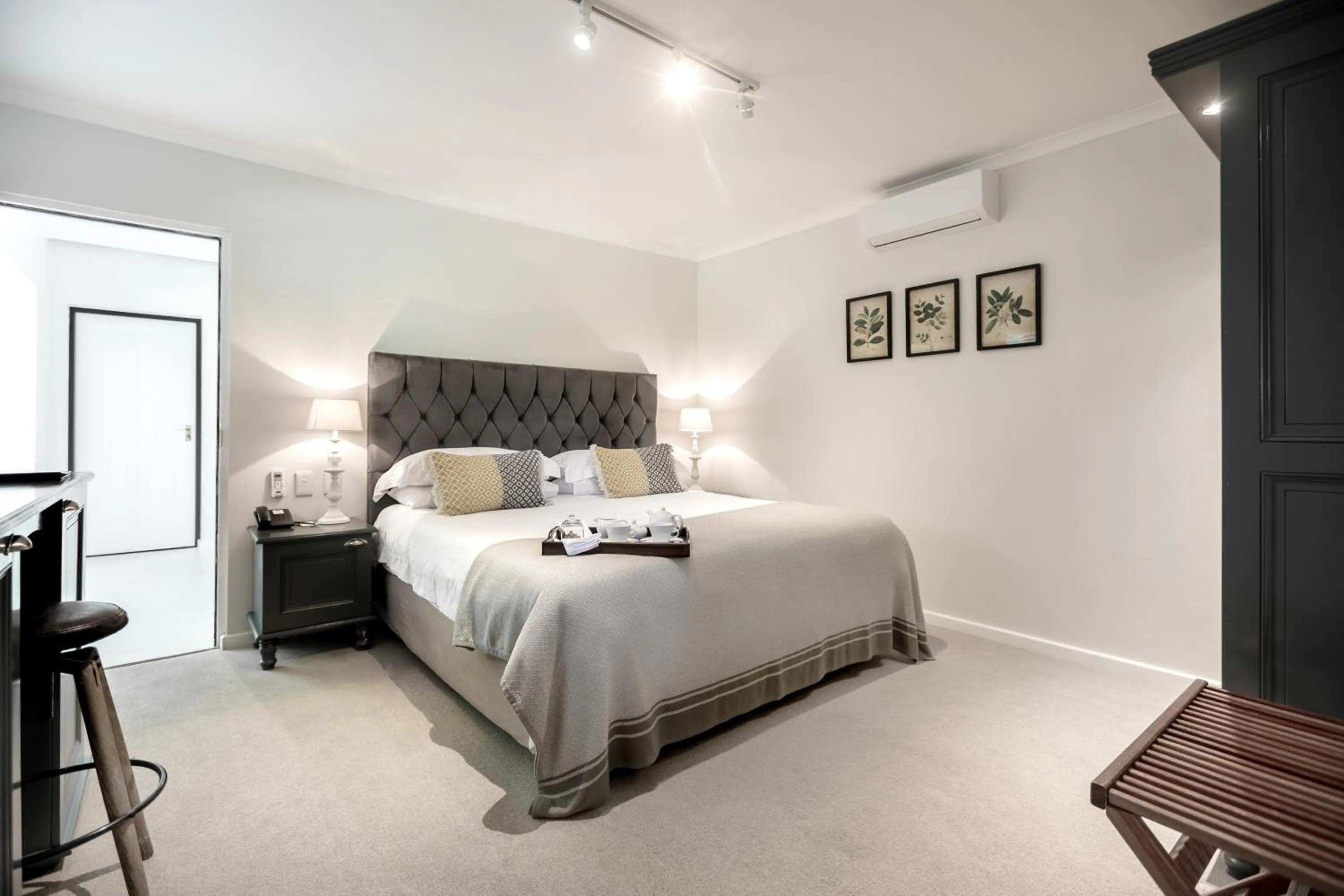 Bedroom, Bed in Hunter's Country House