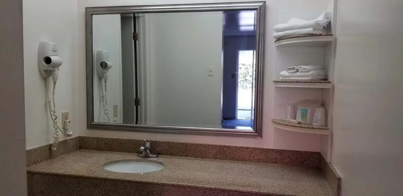 Bathroom in Budget Lodge