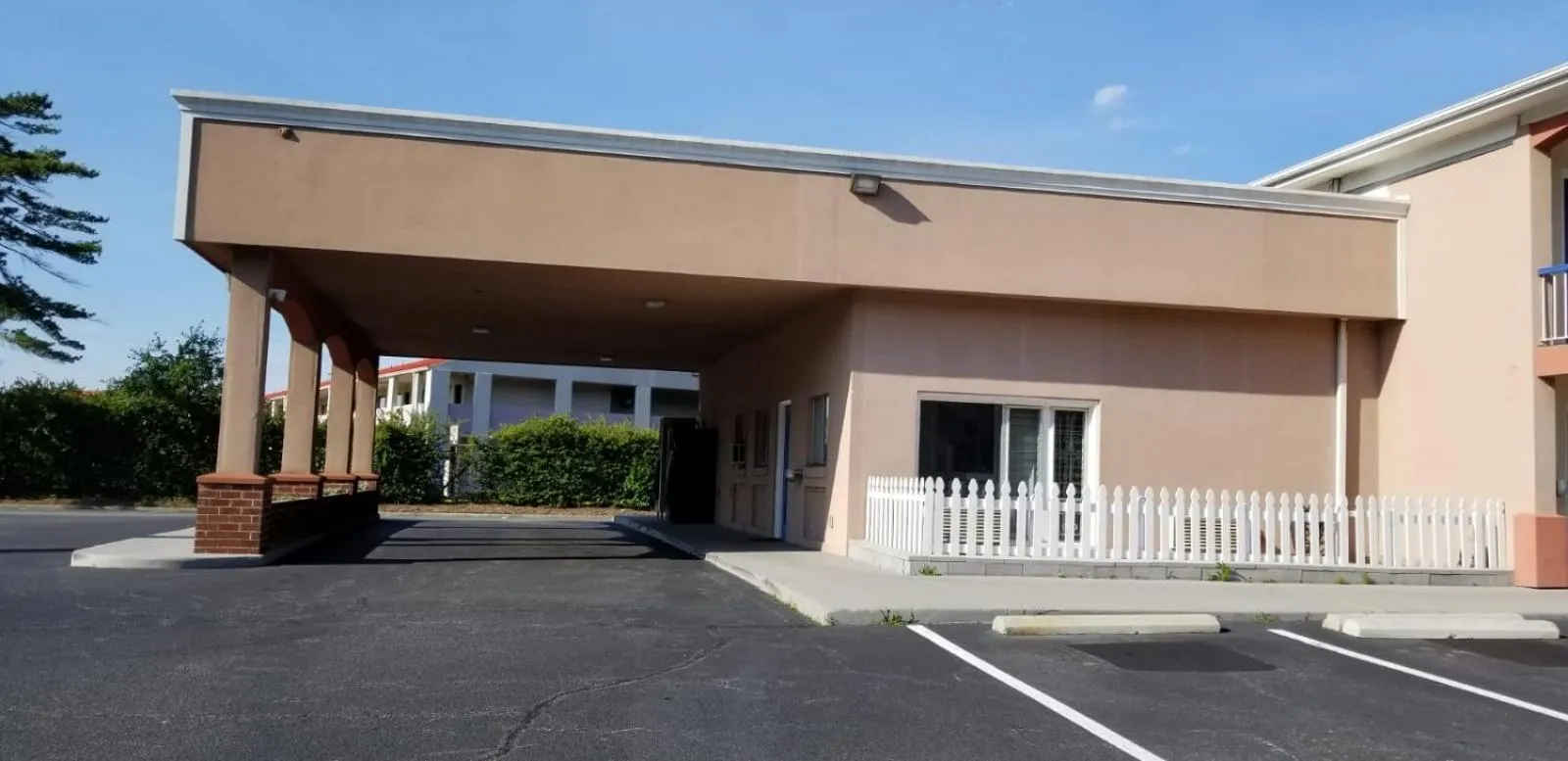 Property building in Budget Lodge