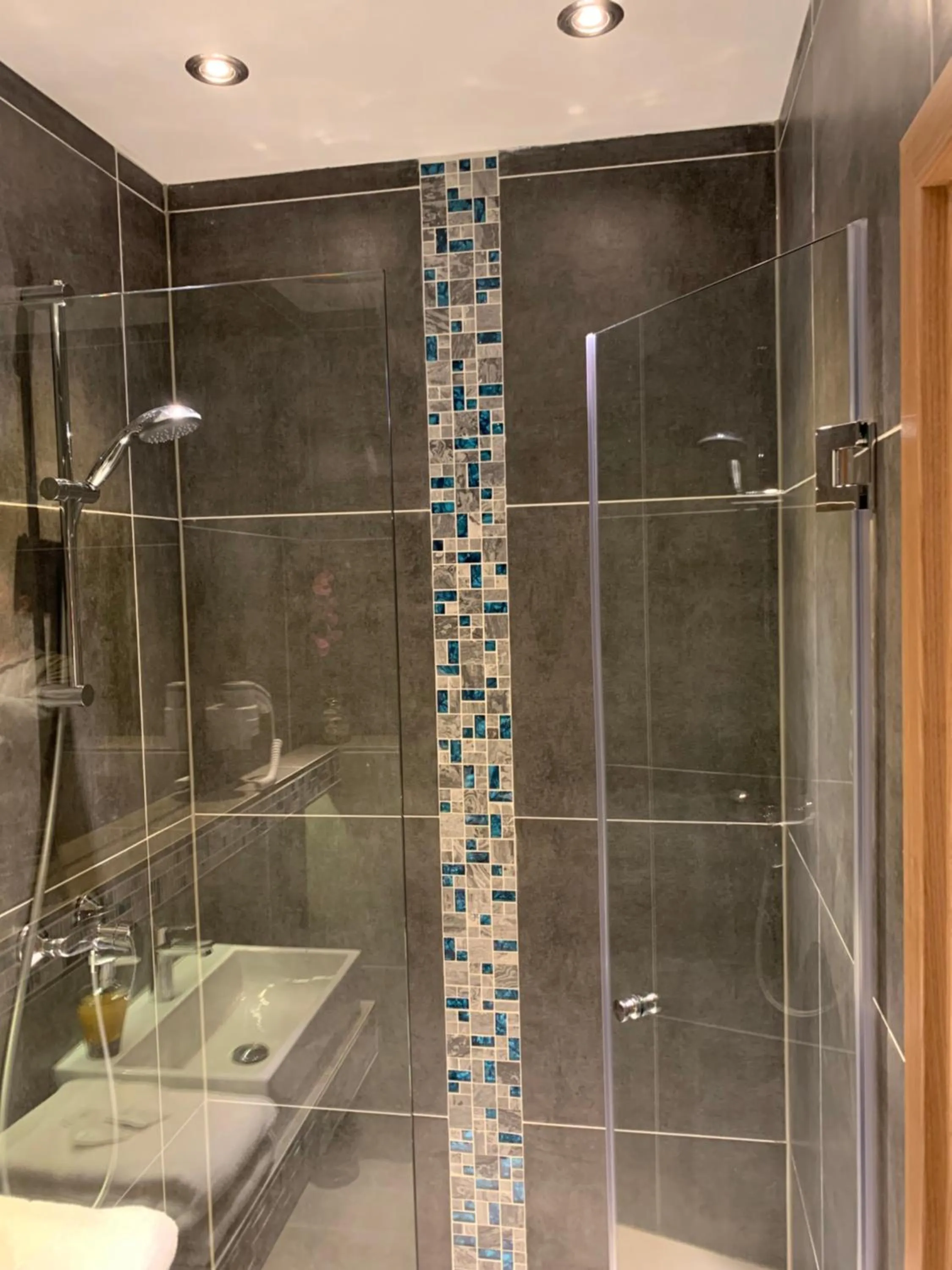 Shower in Hotel Dias