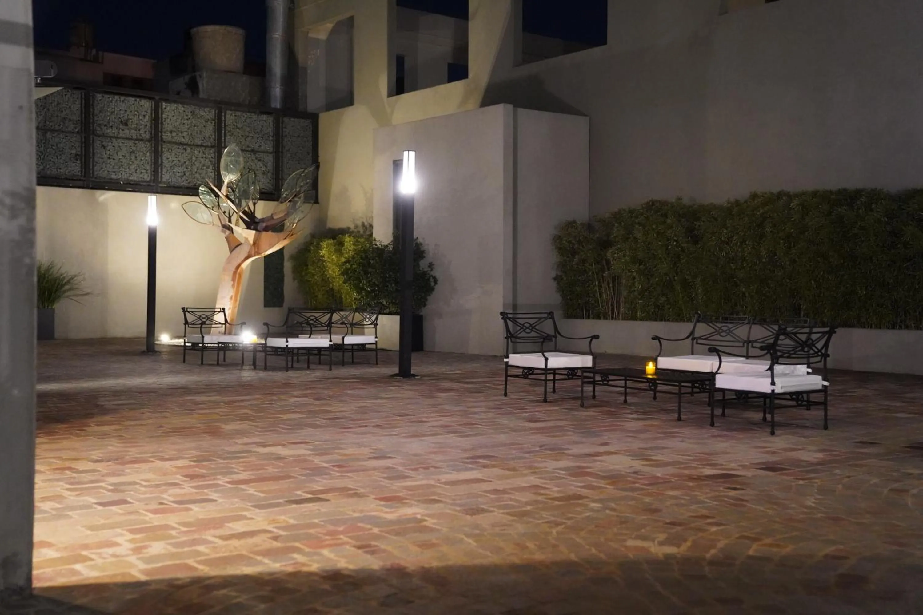 Patio in Hotel Land Plaza La Plata