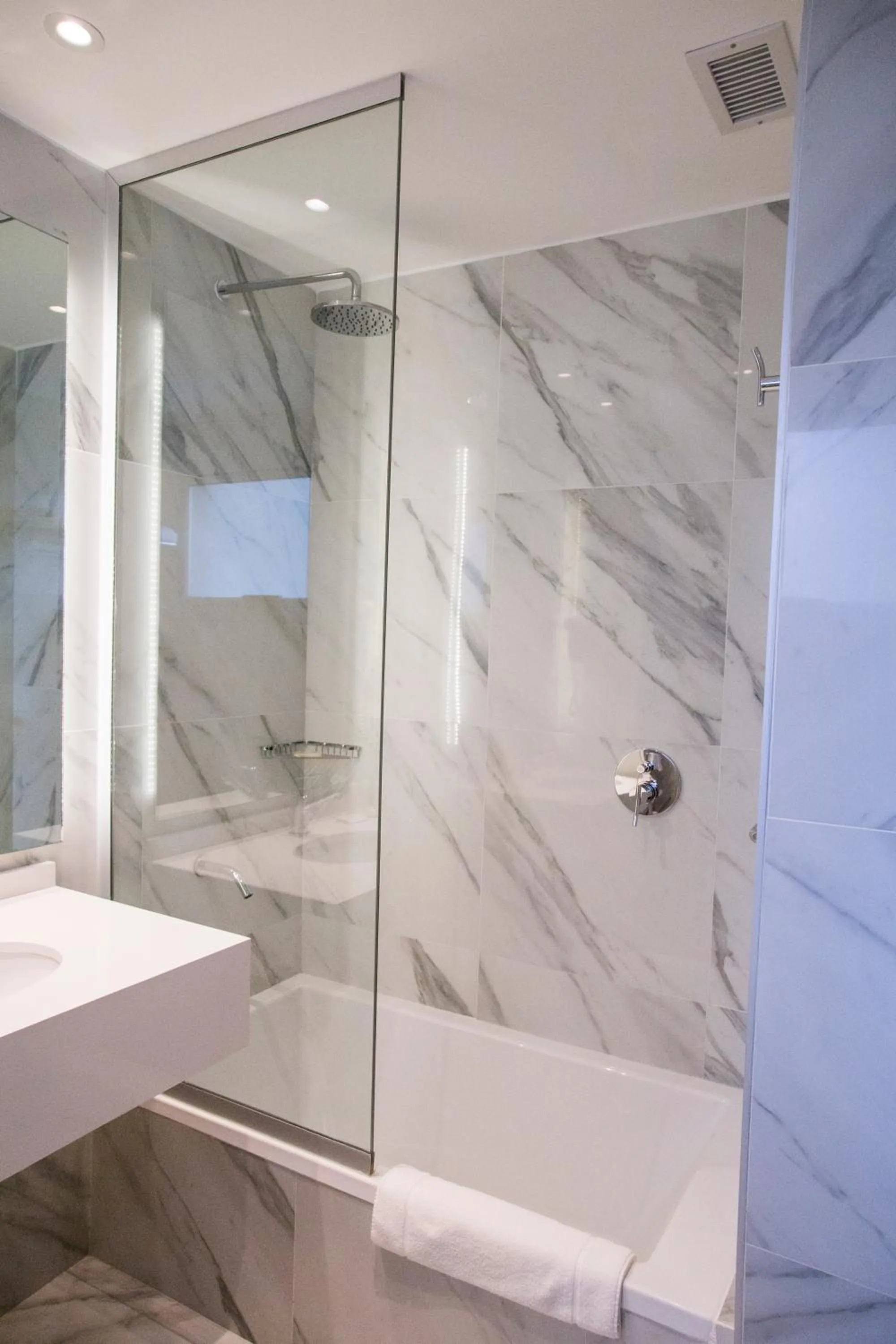 Bathroom in Hotel Land Plaza La Plata