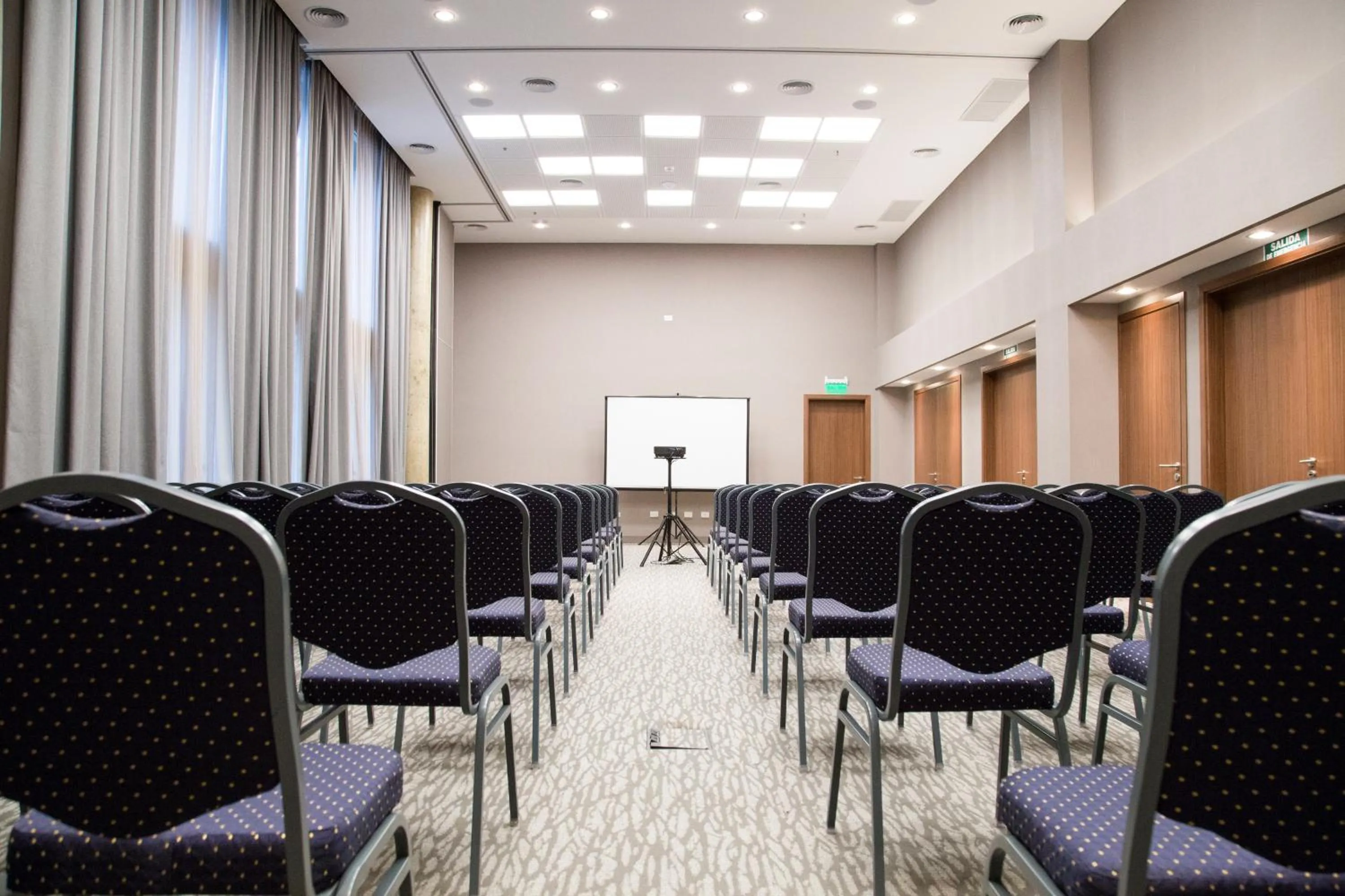 Meeting/conference room in Hotel Land Plaza La Plata