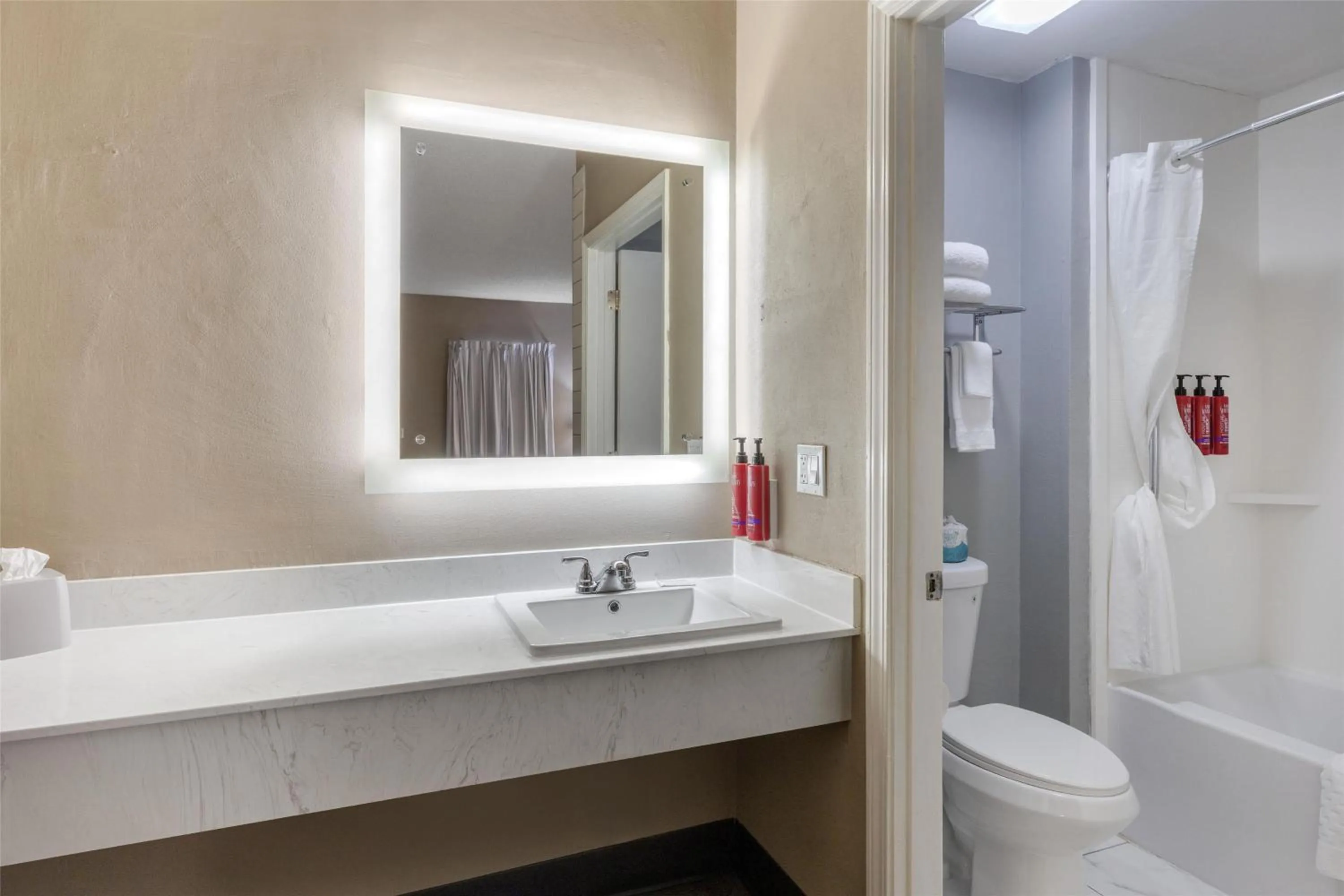 Bathroom in SureStay Hotel by Best Western Helen Downtown