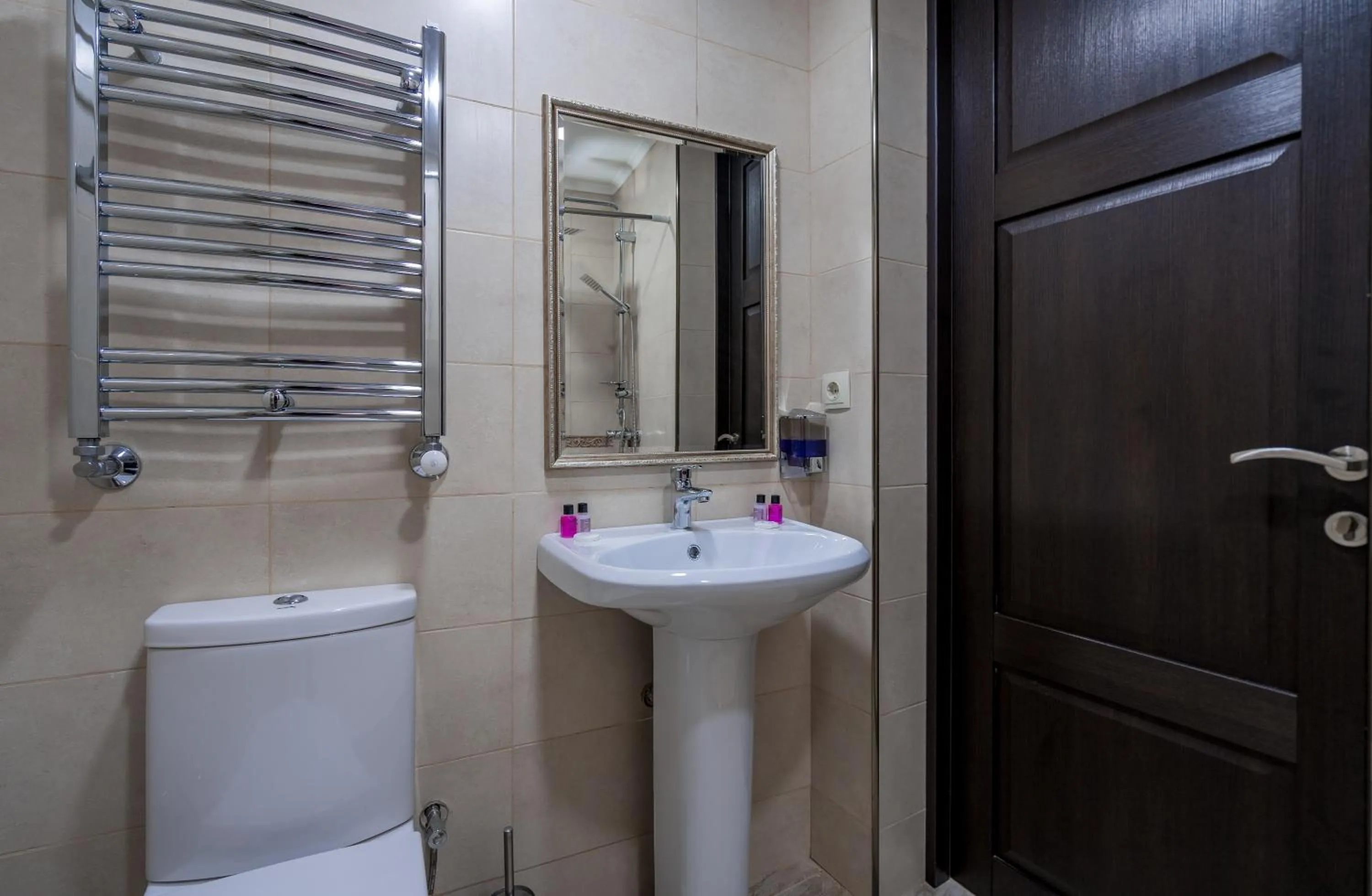Bathroom in Golden Light Hotel