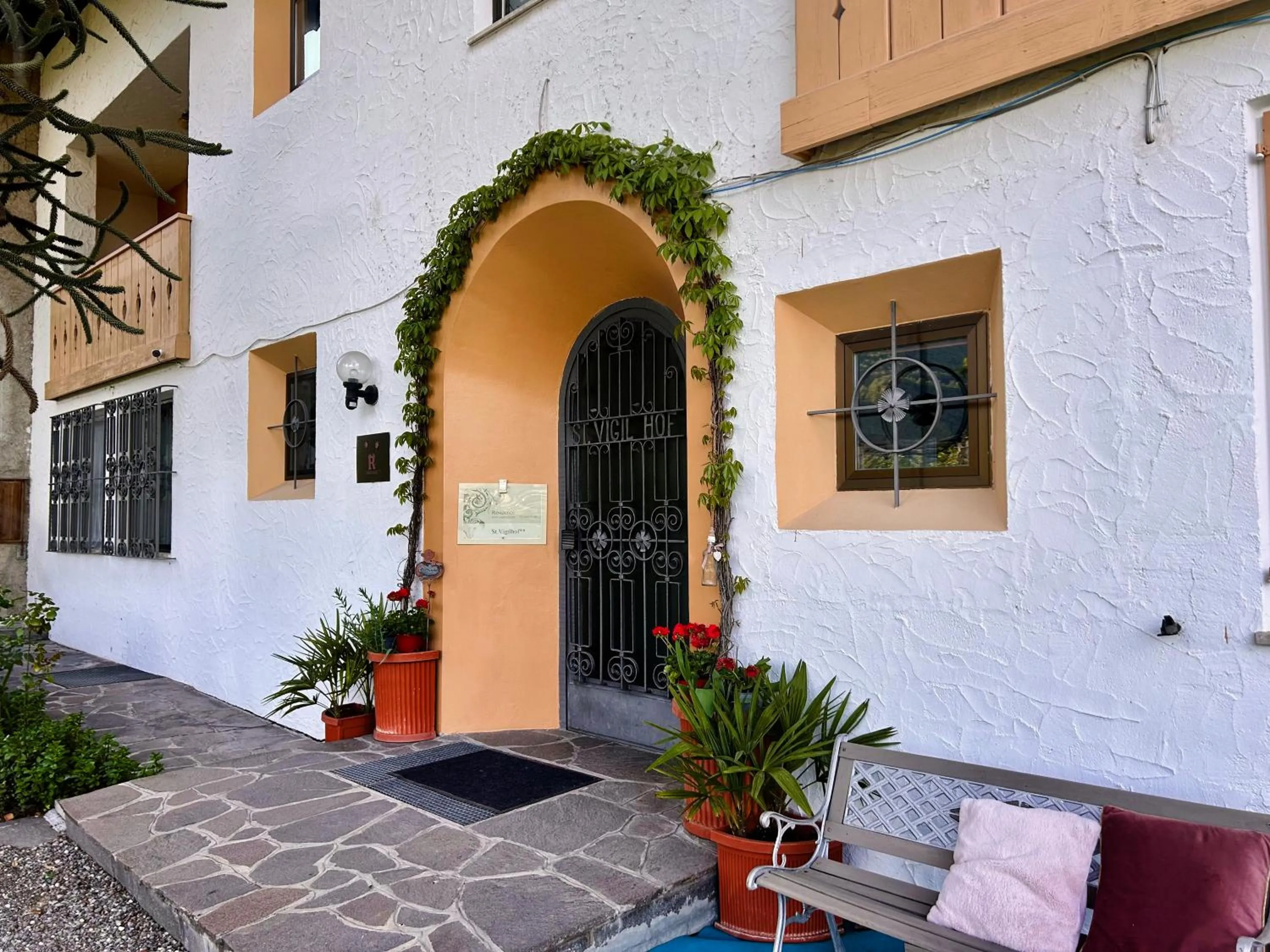 Property building in St. Vigilhof