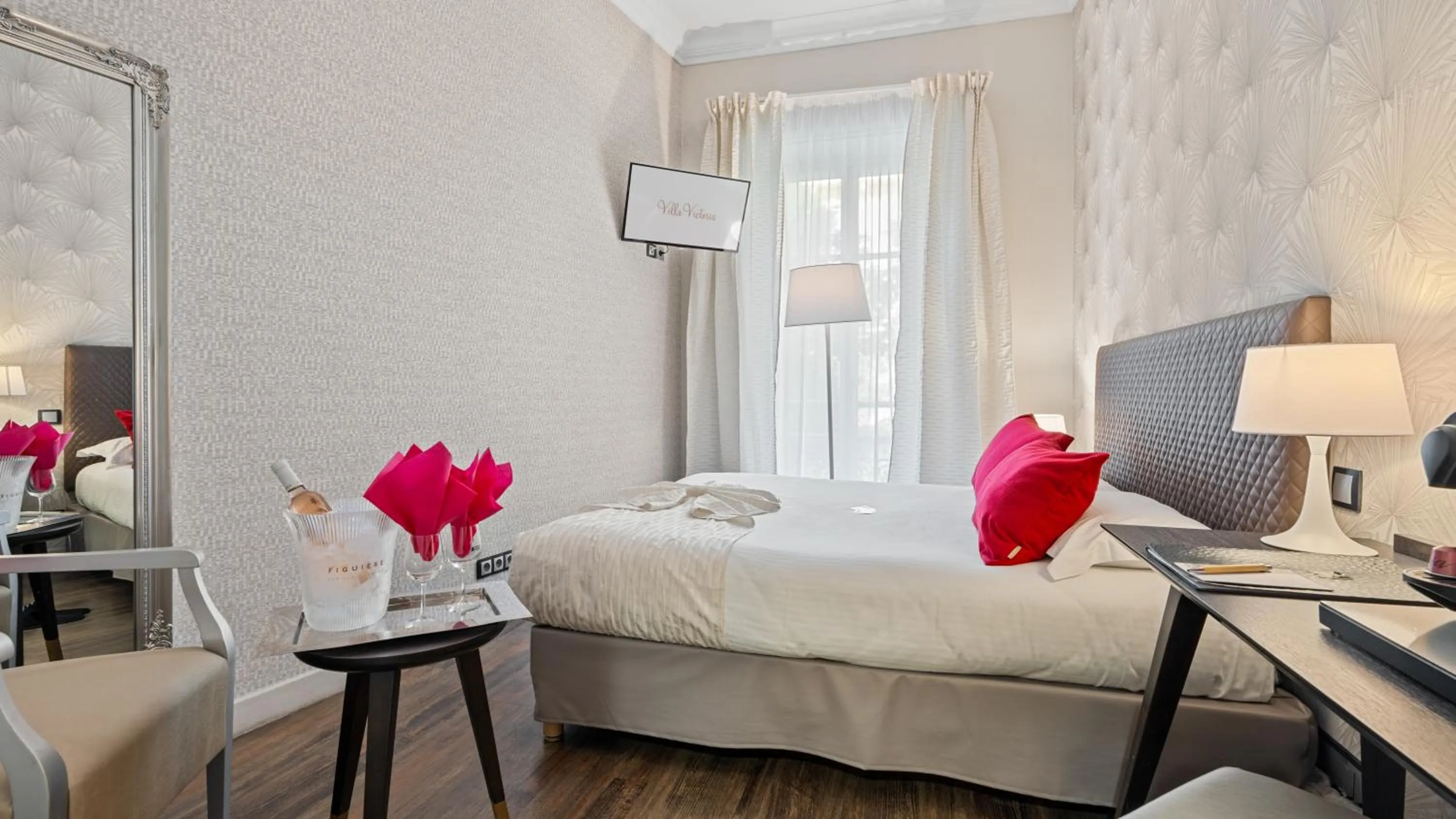 Bedroom, Bed in Hotel Villa Victoria