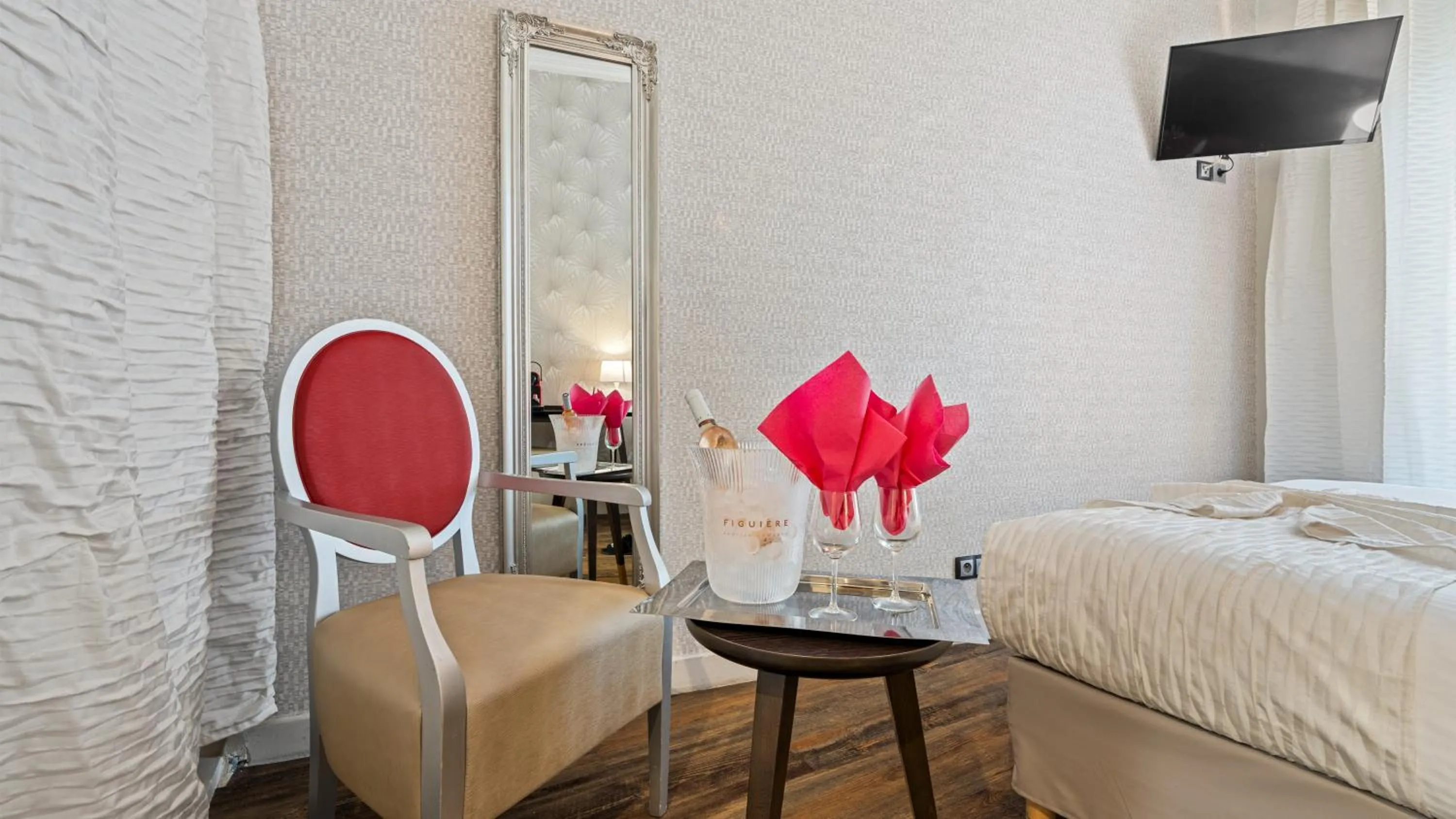 Bedroom, Bed in Hotel Villa Victoria