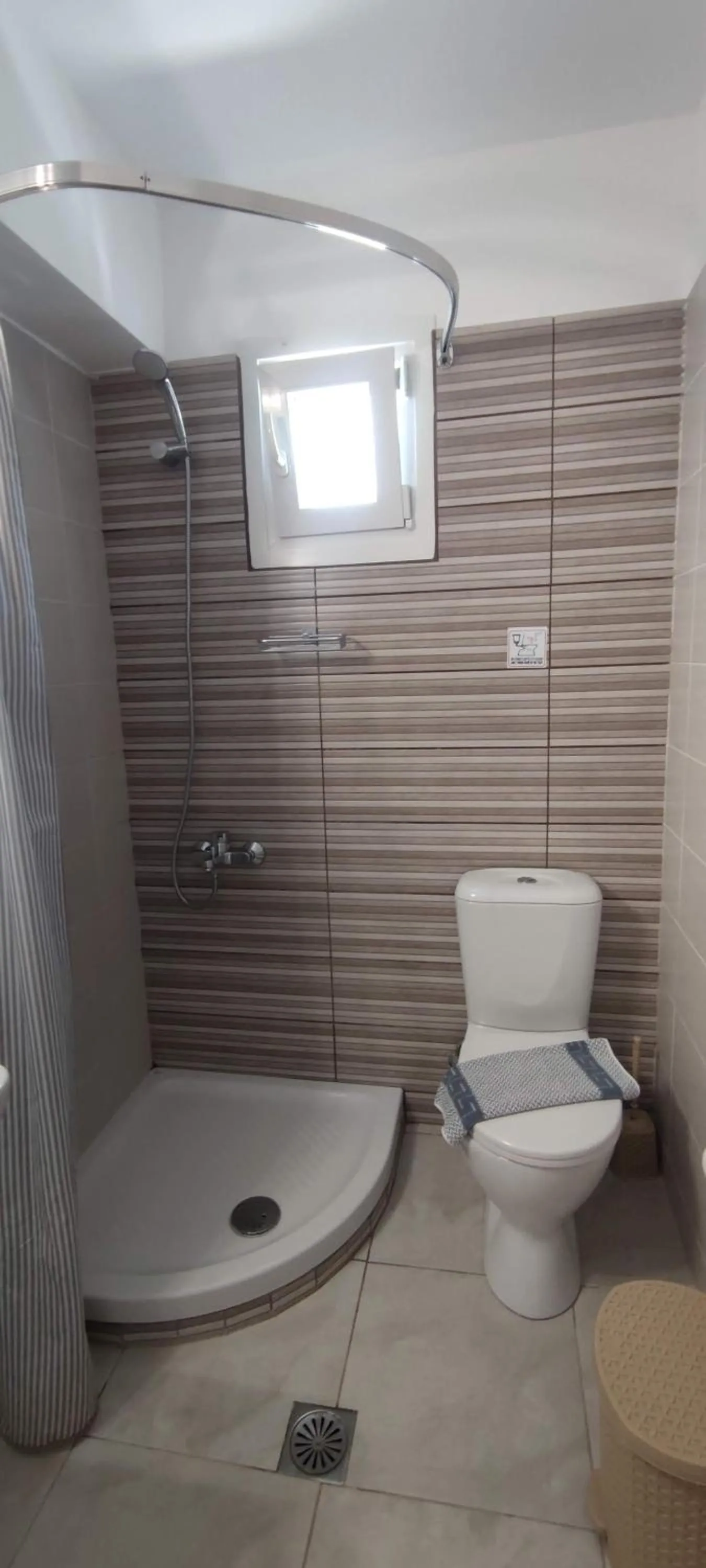 Shower in Anna Studio and Apartments