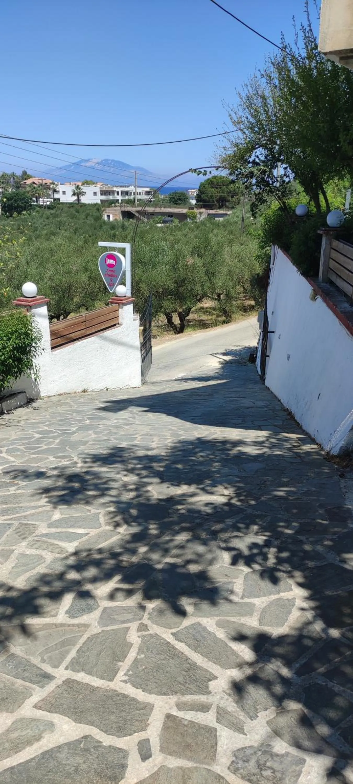 Facade/entrance in Anna Studio and Apartments