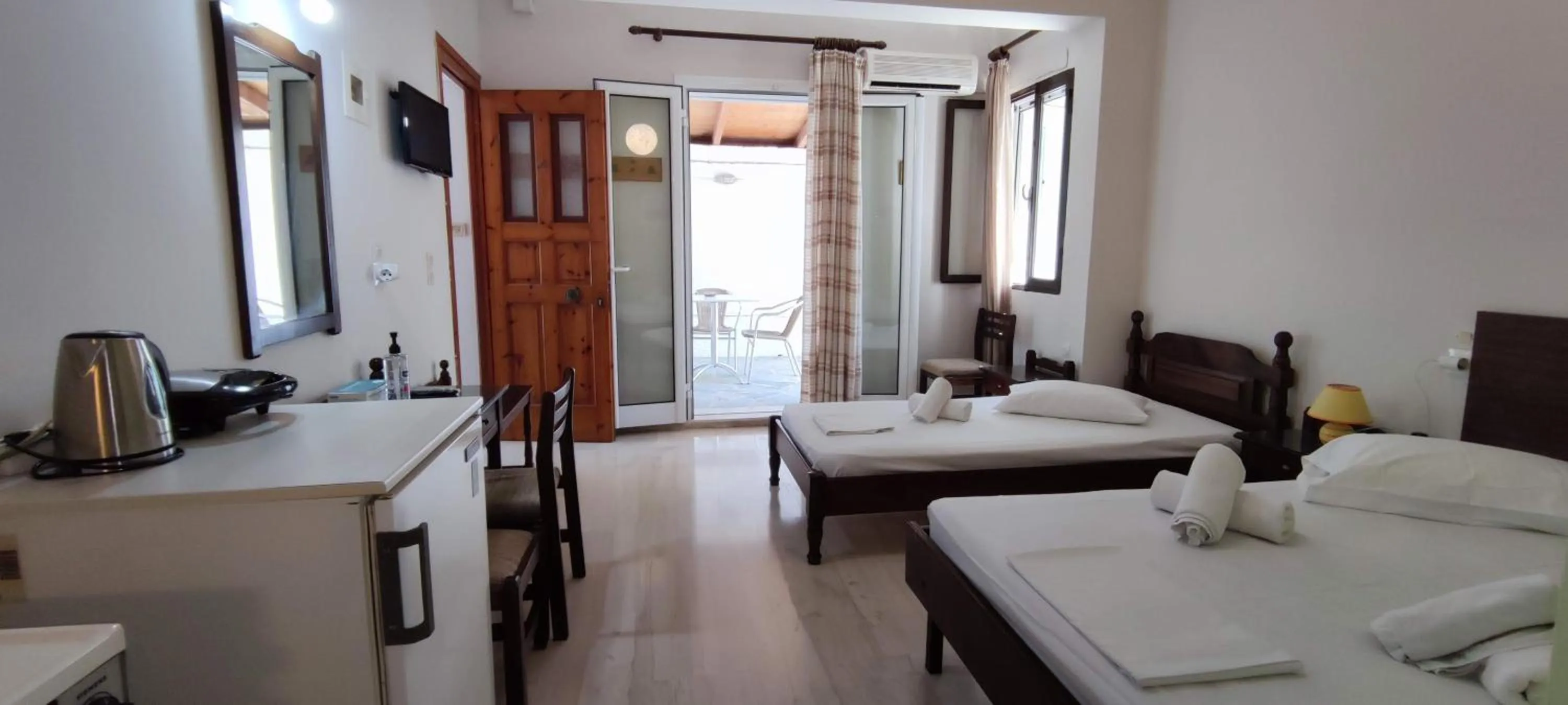 Kitchen or kitchenette, Bed in Anna Studio and Apartments