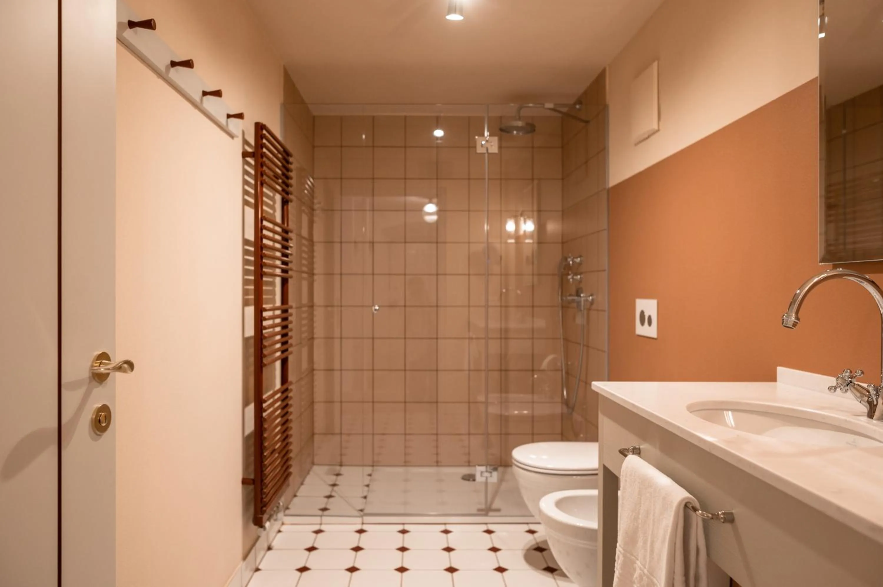 Bathroom in Leuchtenburg am See