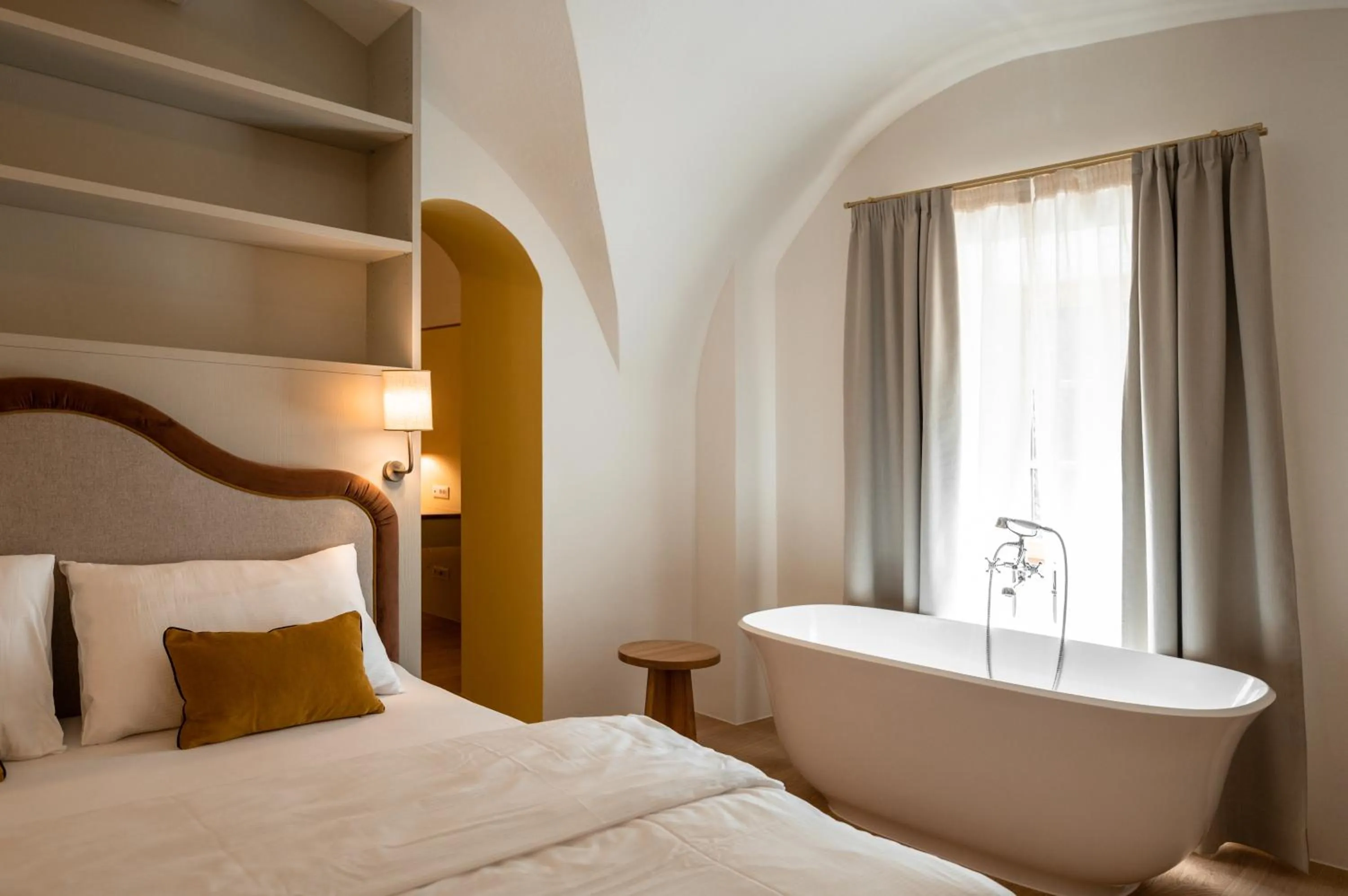 Bedroom, Bed in Leuchtenburg am See