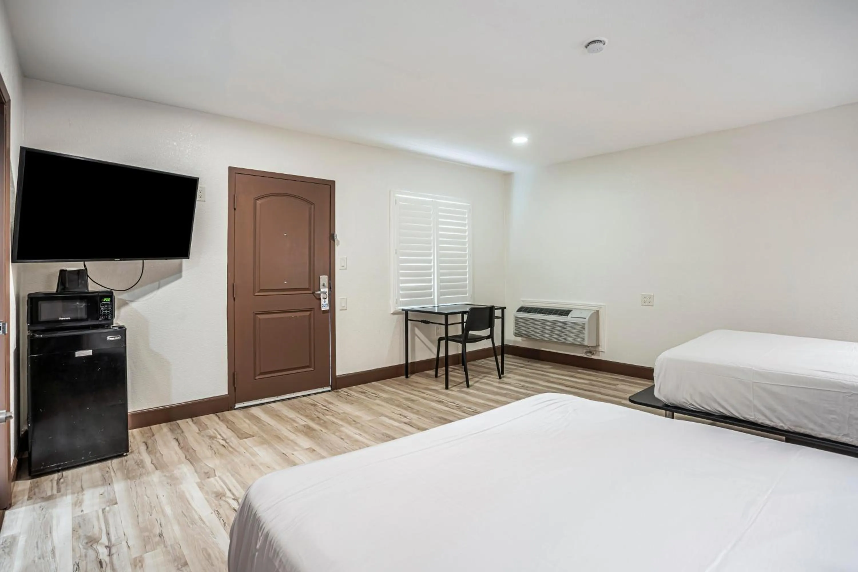 Bed in The Greens Hotel on Stockton