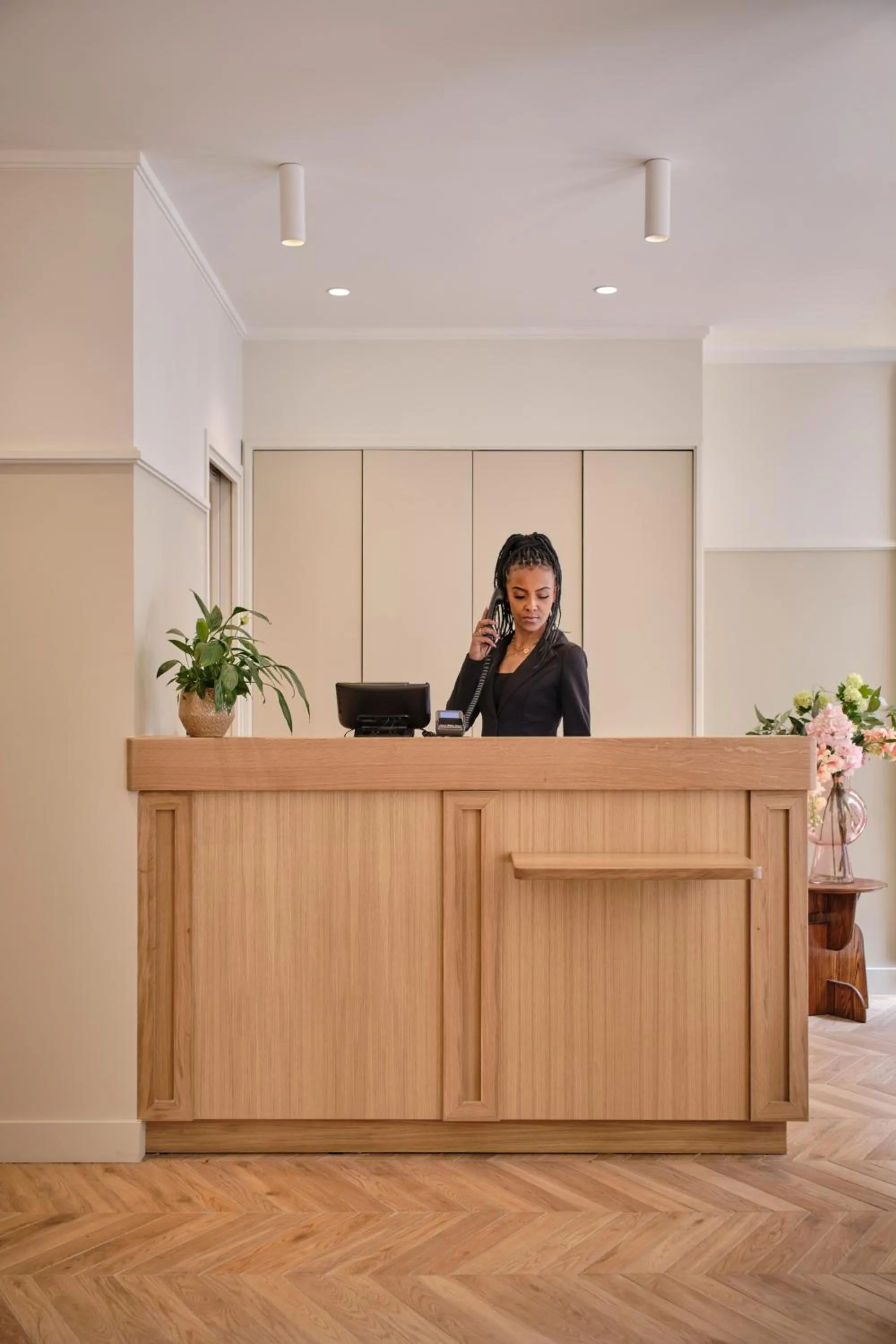 Lobby or reception in Hotel Etoile Saint Ferdinand by Happyculture