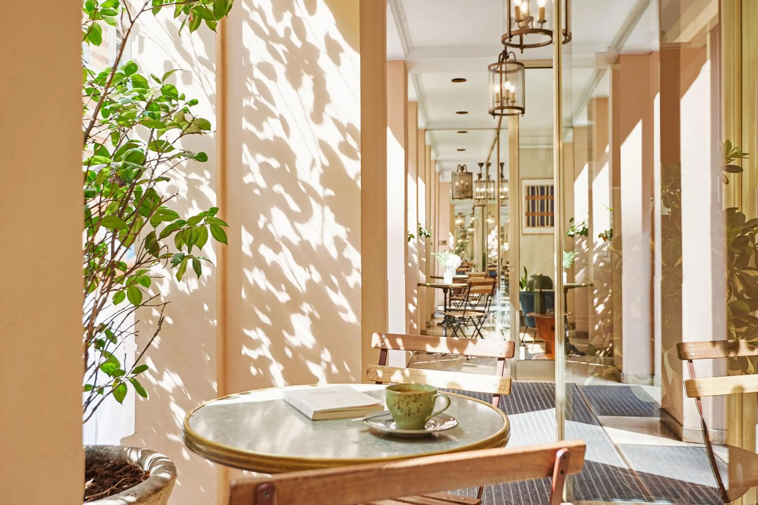 Facade/entrance in Hotel Etoile Saint Ferdinand by Happyculture