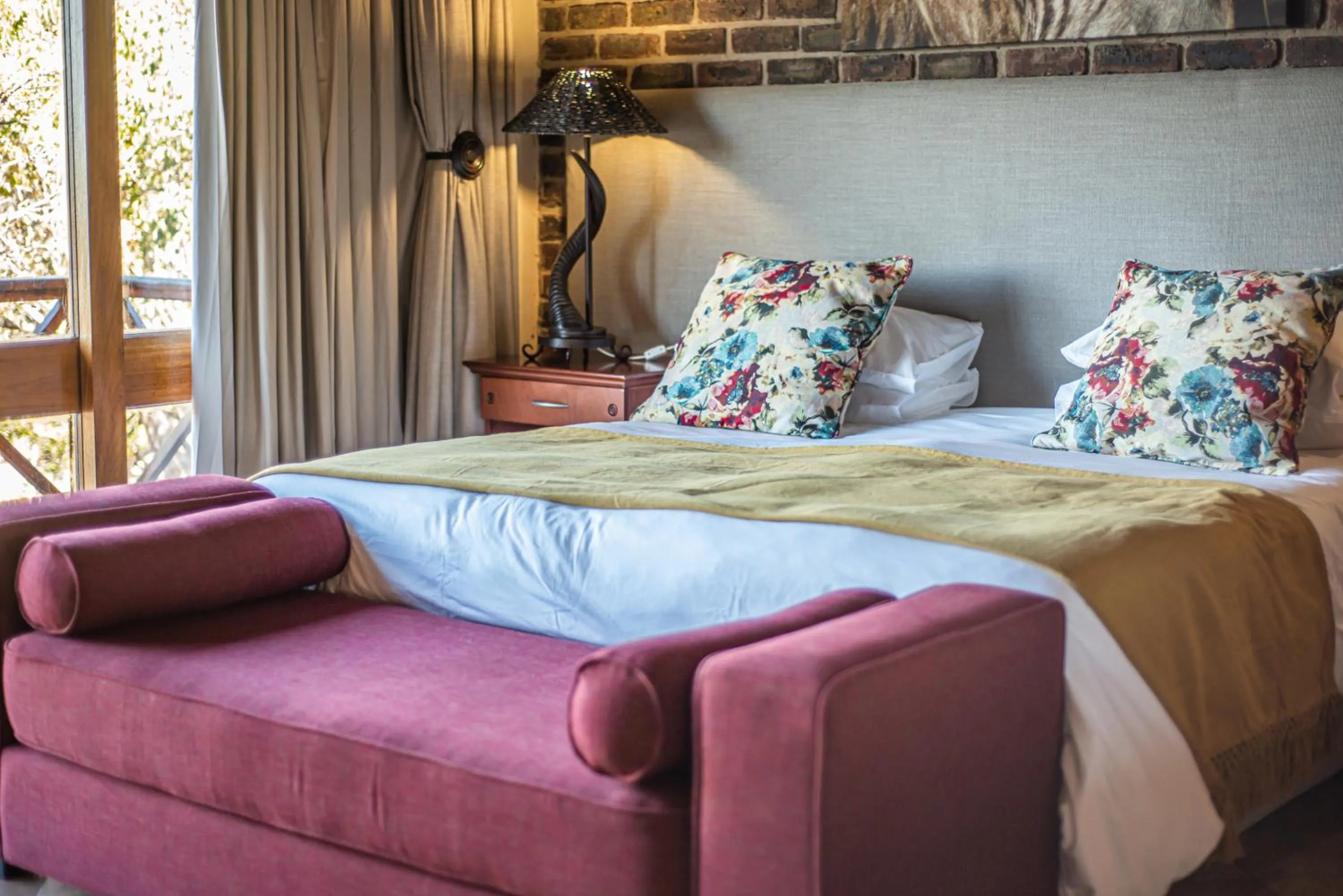 Bedroom, Bed in Dinkweng Safari Lodge