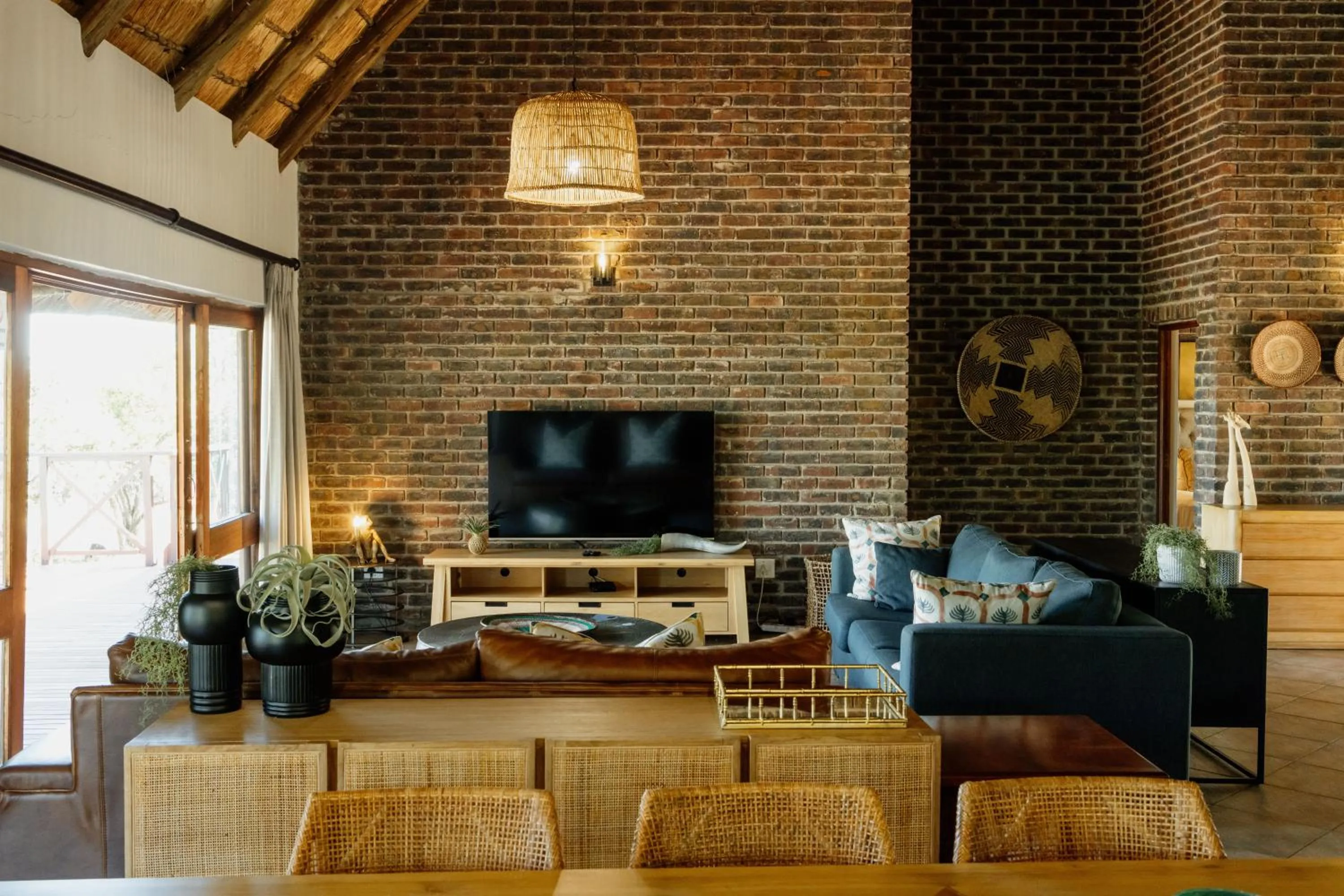 Living room in Dinkweng Safari Lodge