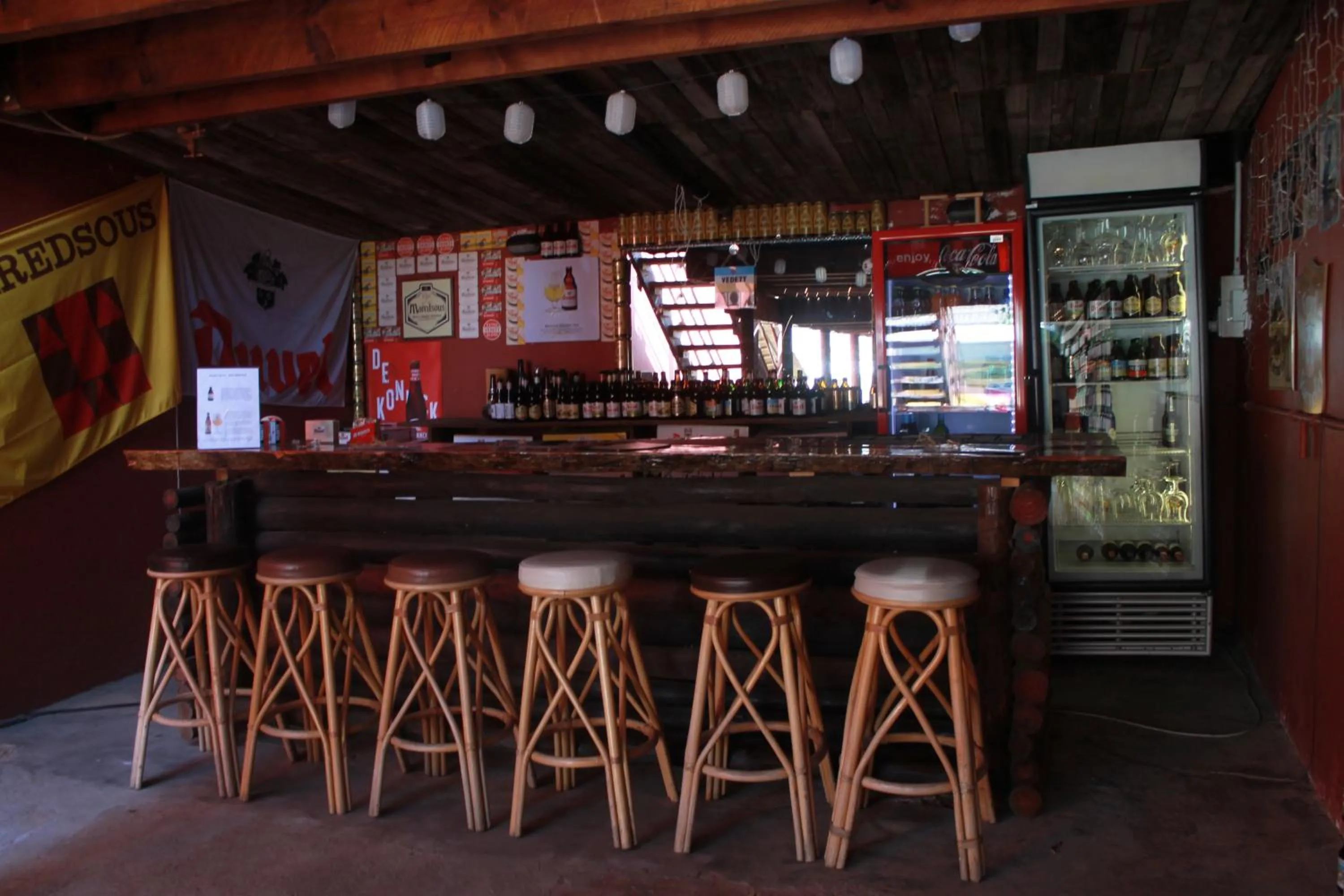 Lounge or bar in Mountain View Eco Lodge Montagu