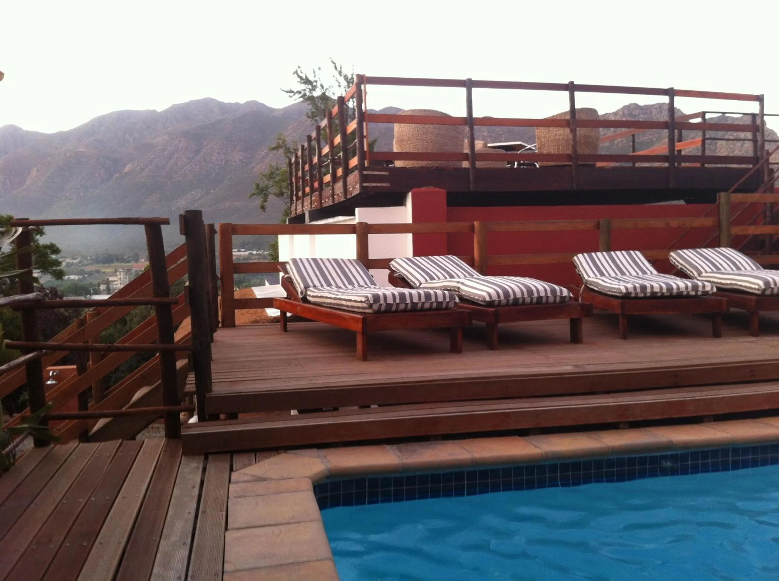 Swimming pool in Mountain View Eco Lodge Montagu