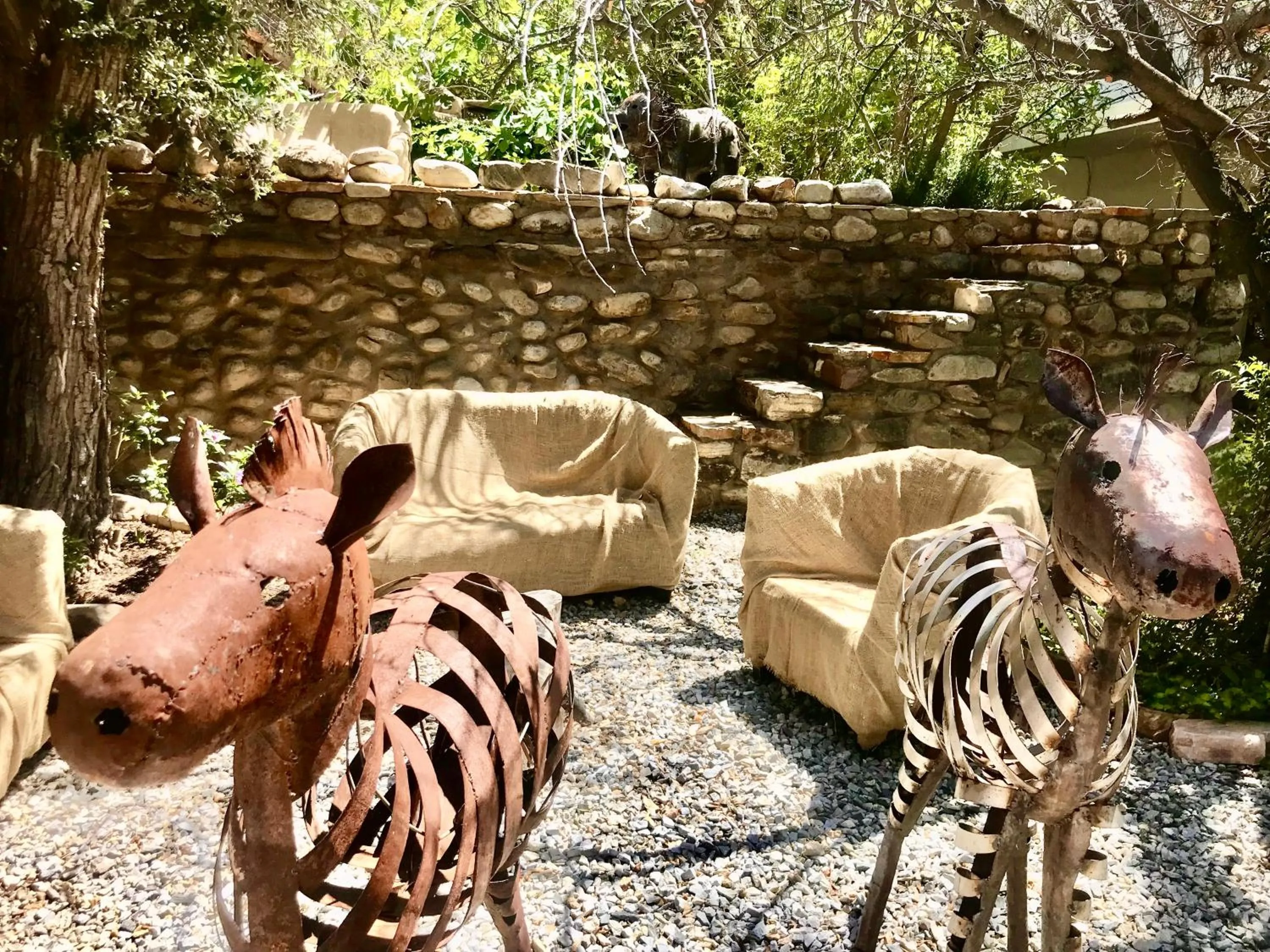 Seating area in Mountain View Eco Lodge Montagu