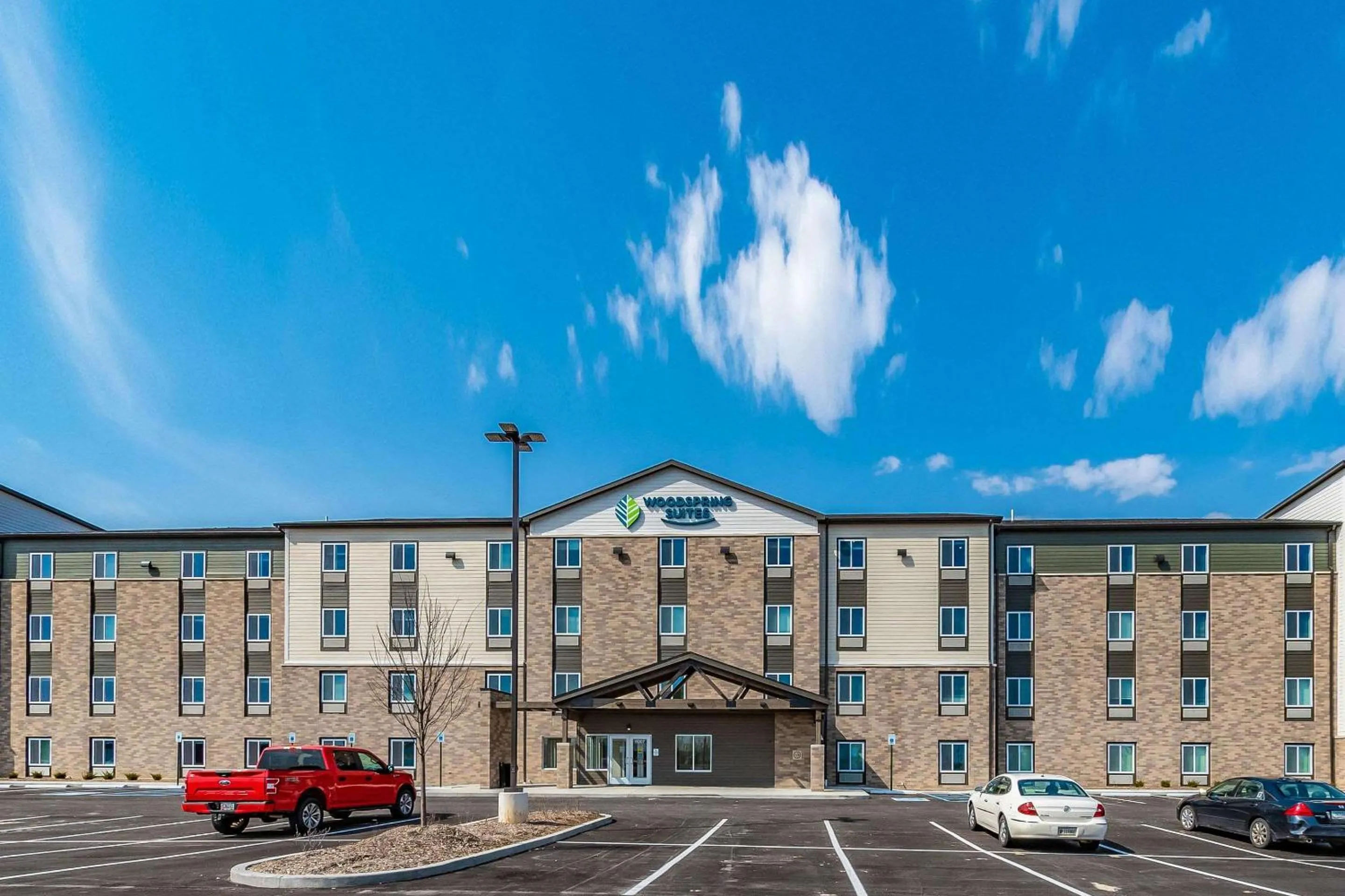 Property building in WoodSpring Suites Indianapolis Zionsville