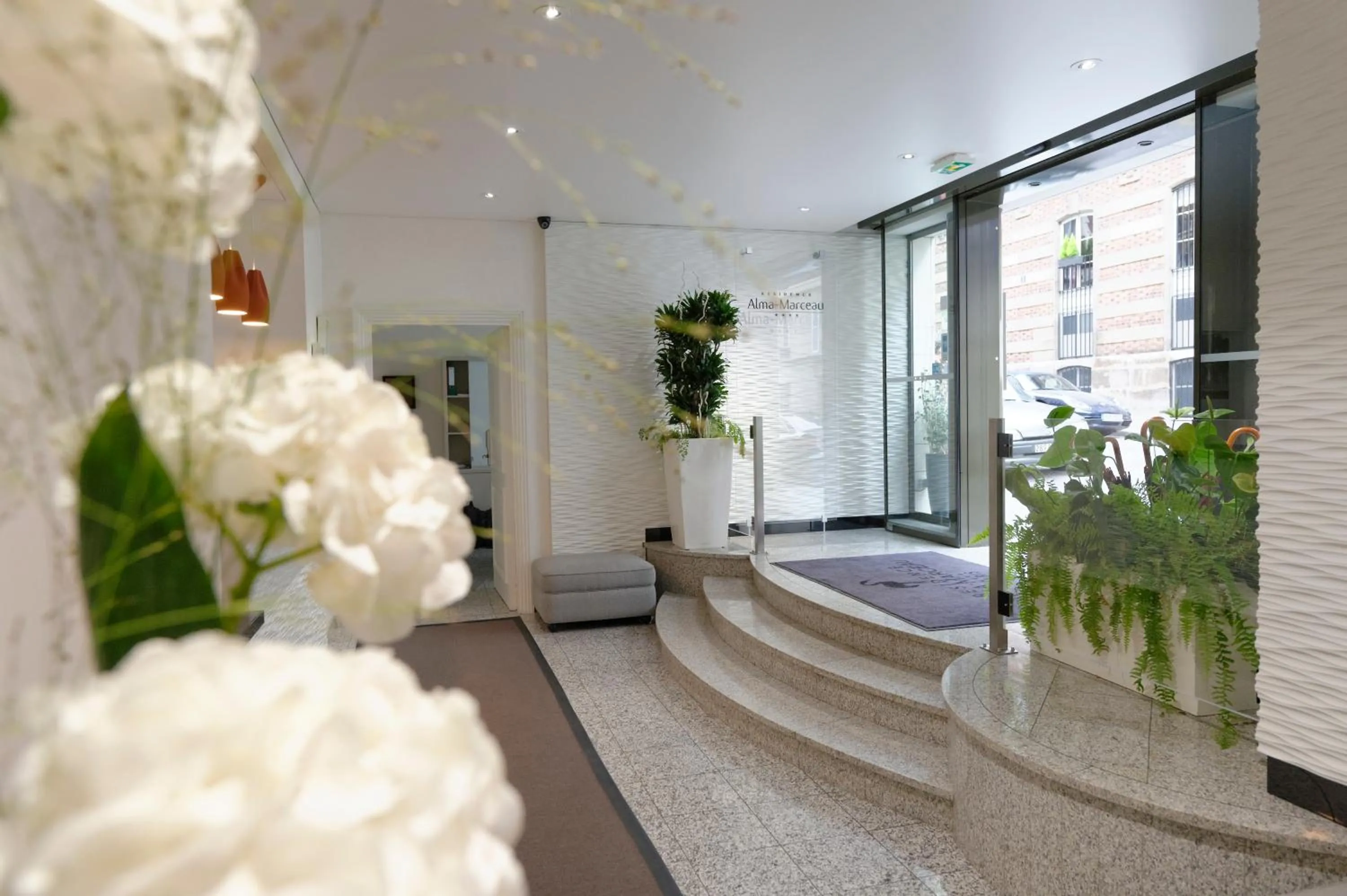 Lobby or reception in Résidence Alma Marceau