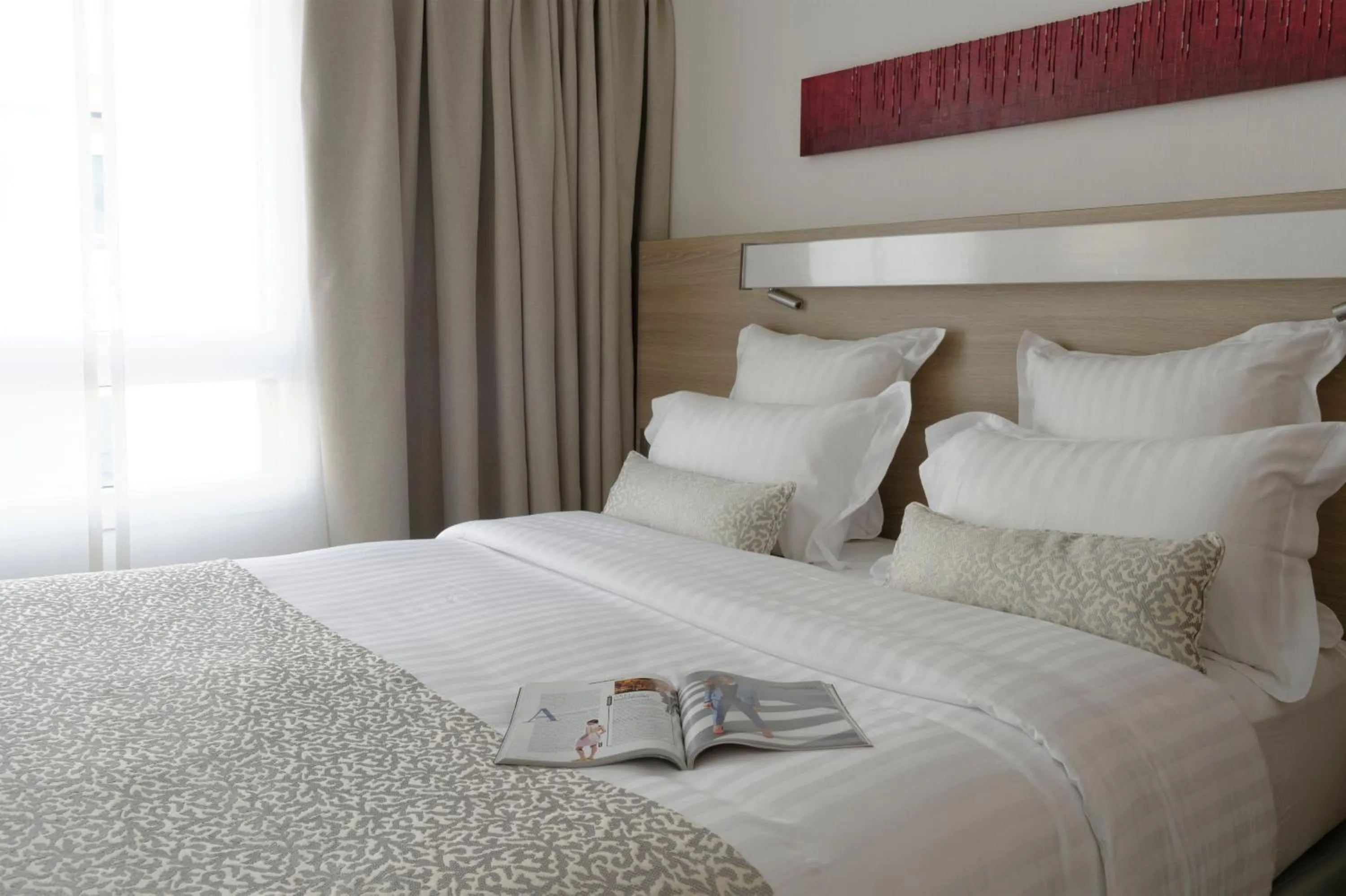 Bedroom, Bed in Résidence Alma Marceau