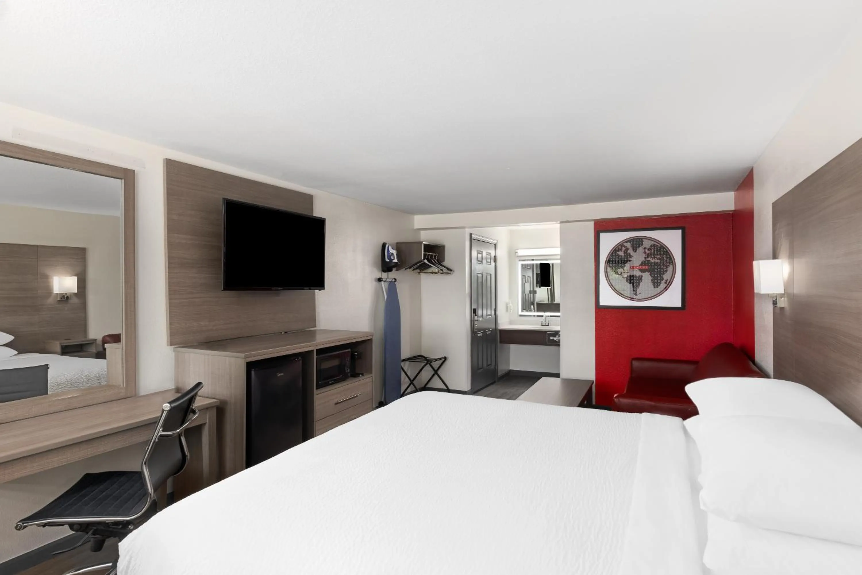 Bed in Ramada by Wyndham Medford Airport North