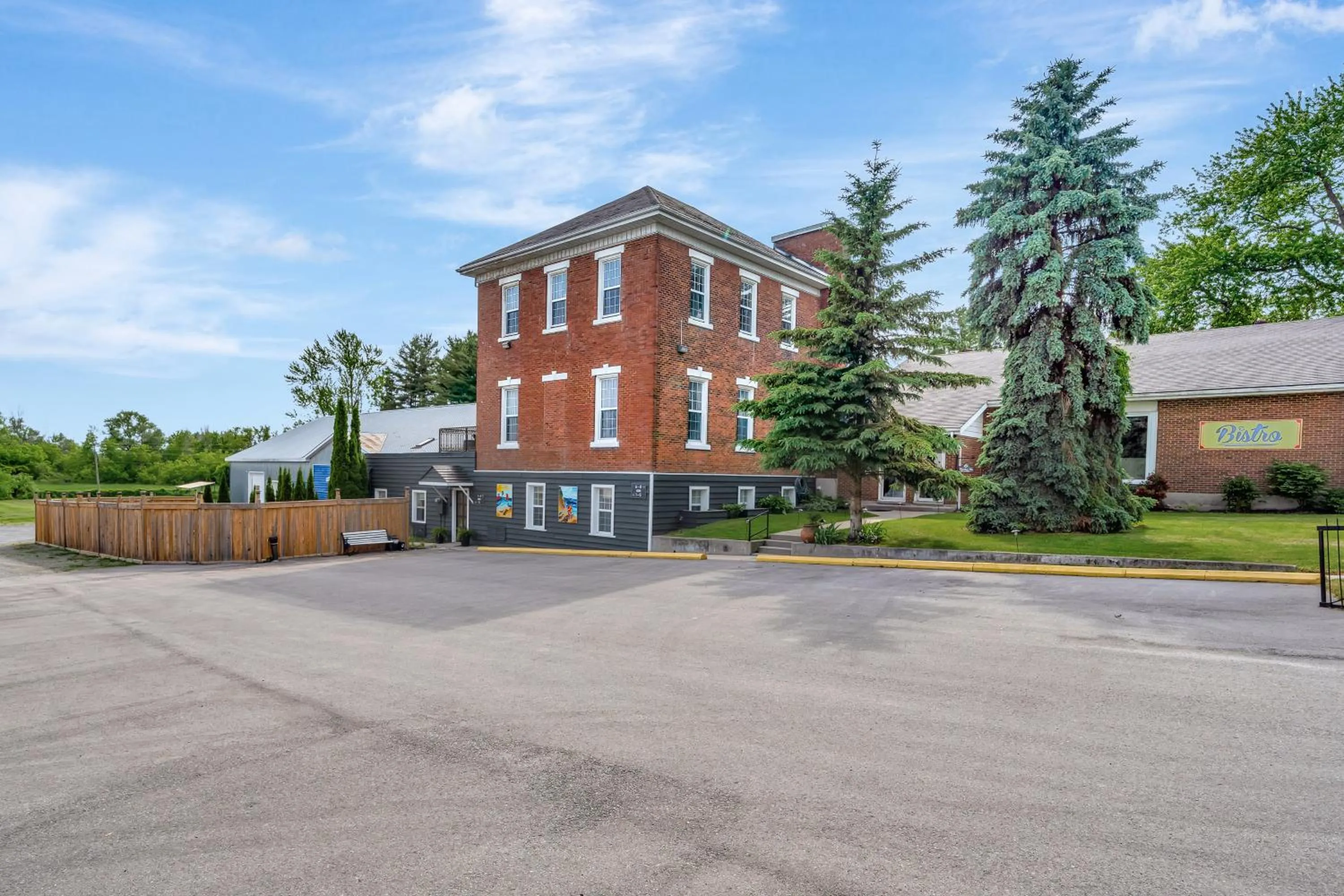 Property building in The Bloomfield Inn