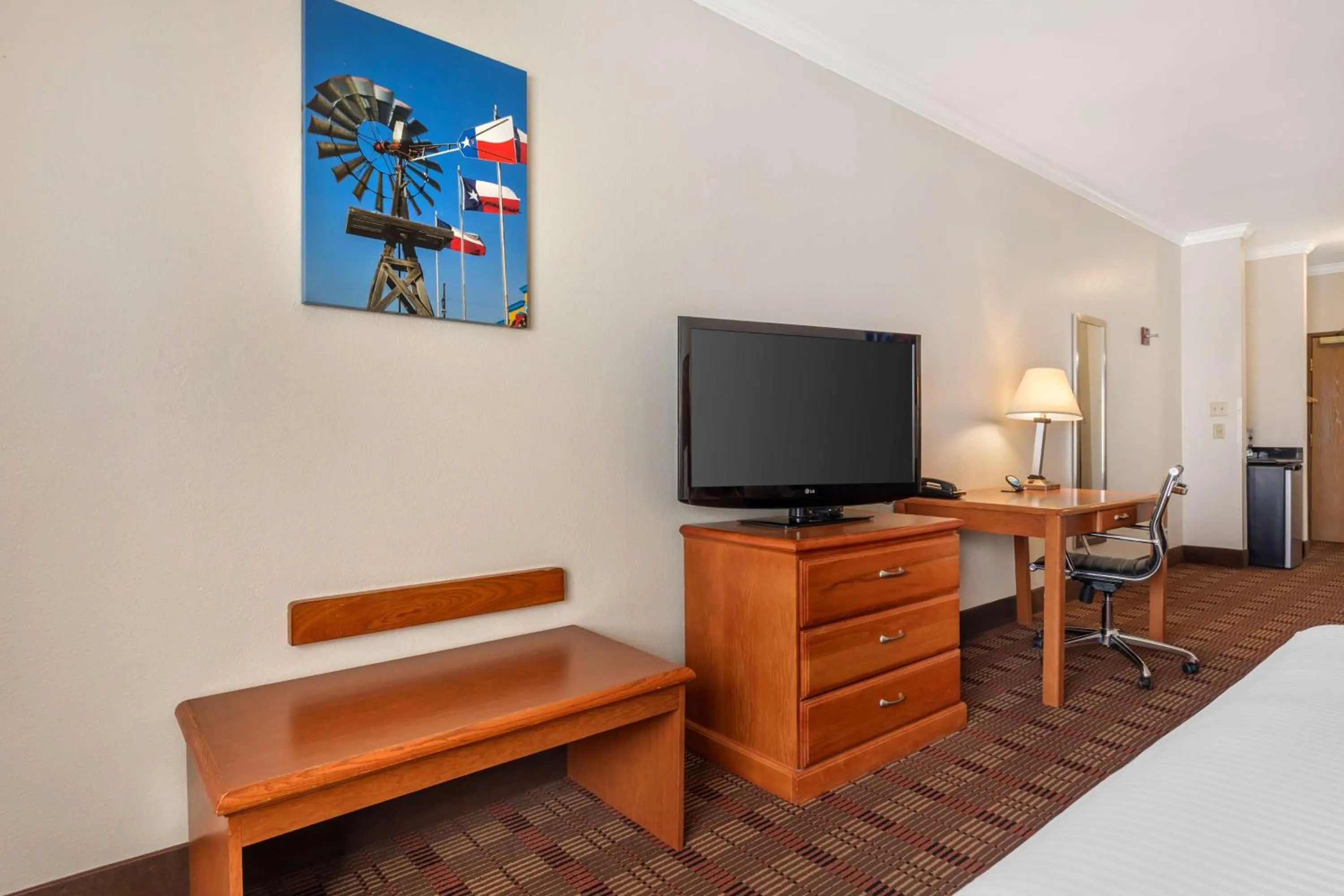 Bedroom, Bed in Best Western Club House Inn & Suites