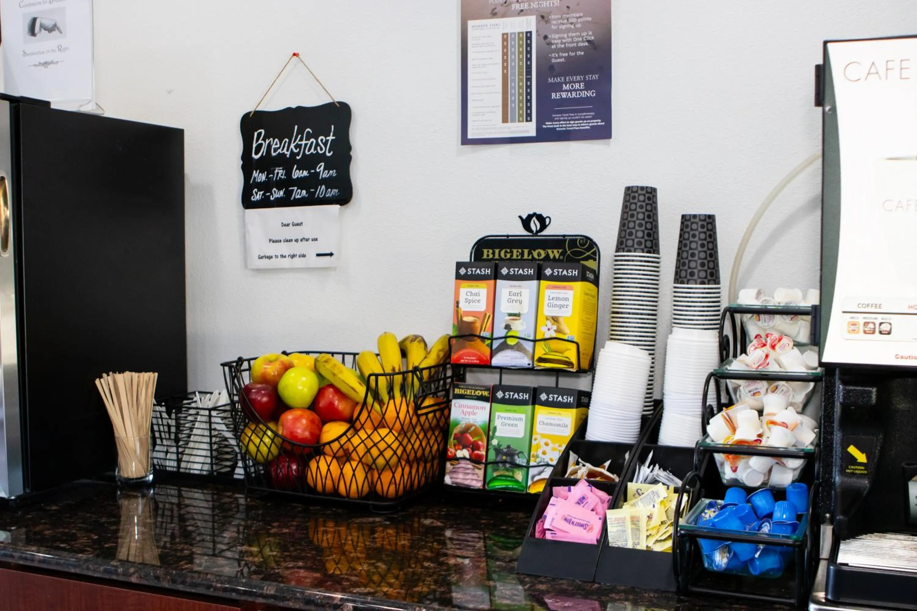 Breakfast in Red Lion Inn & Suites Vancouver