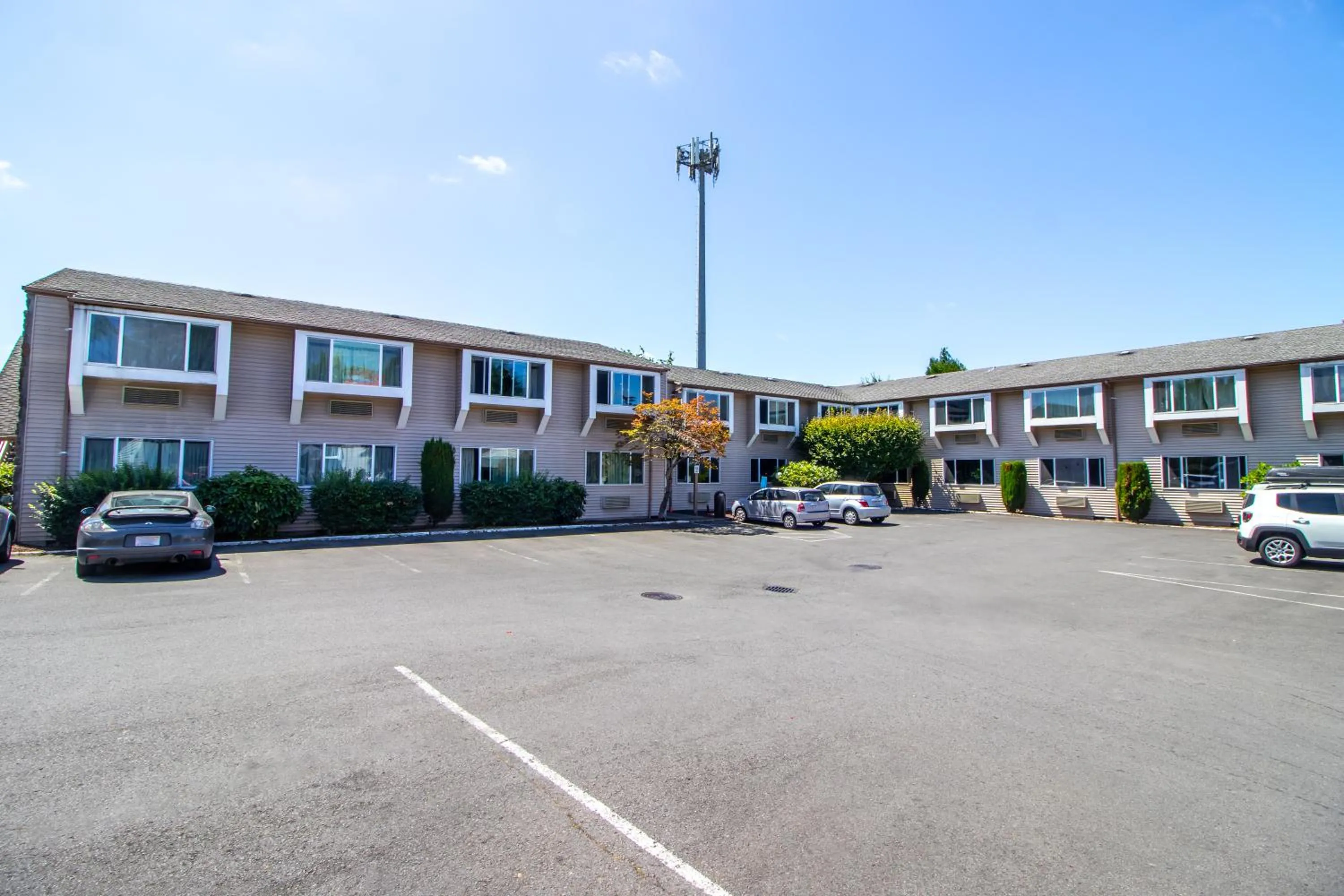 Property building in Red Lion Inn & Suites Vancouver