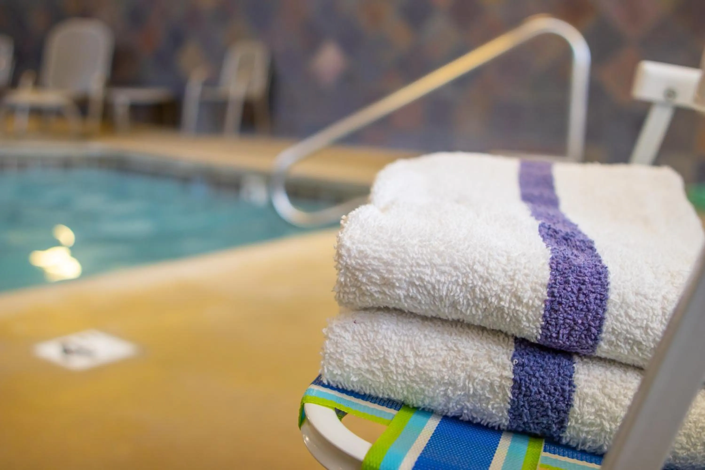 Swimming pool in Red Lion Inn & Suites Vancouver