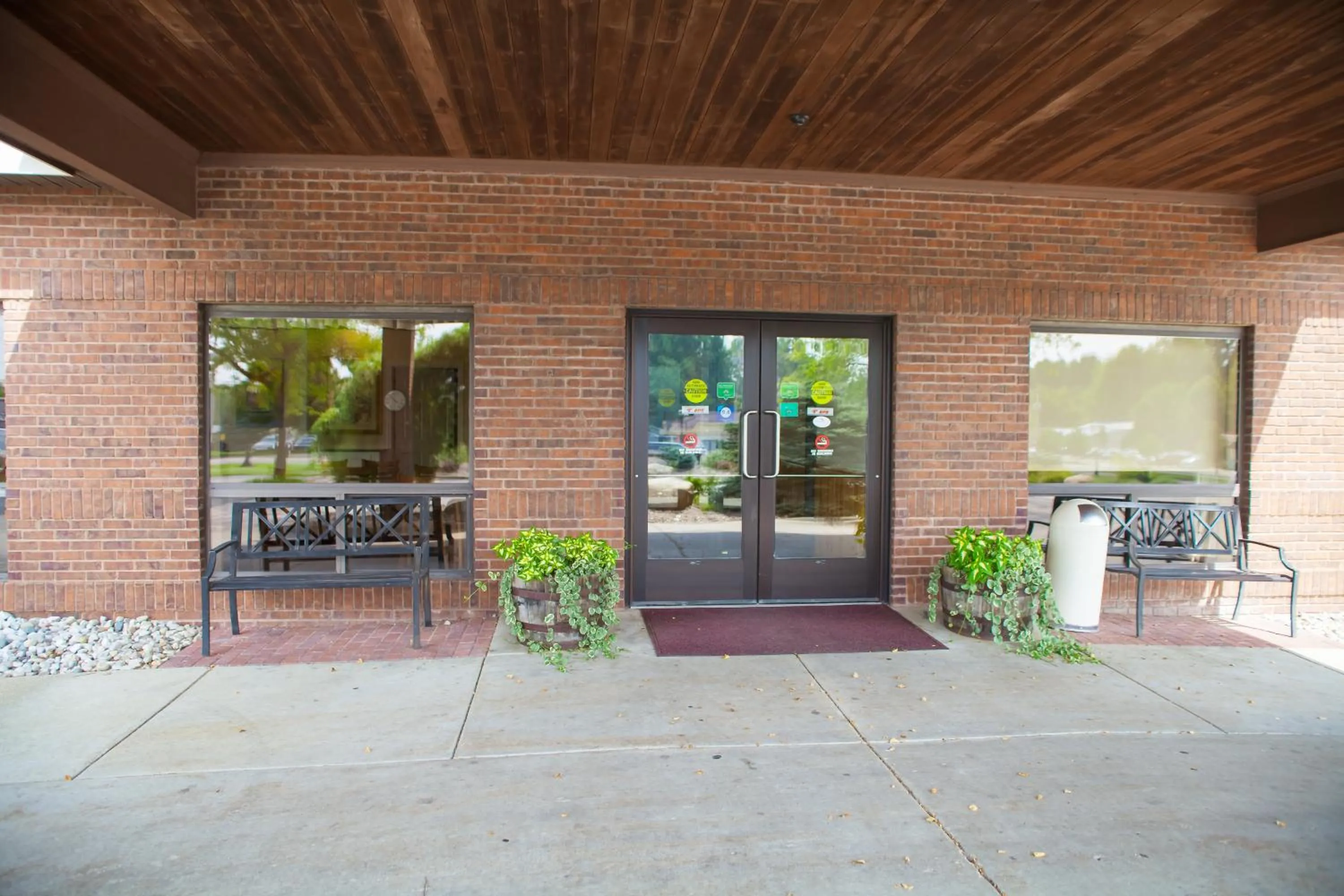 Facade/entrance in Harrington Inn
