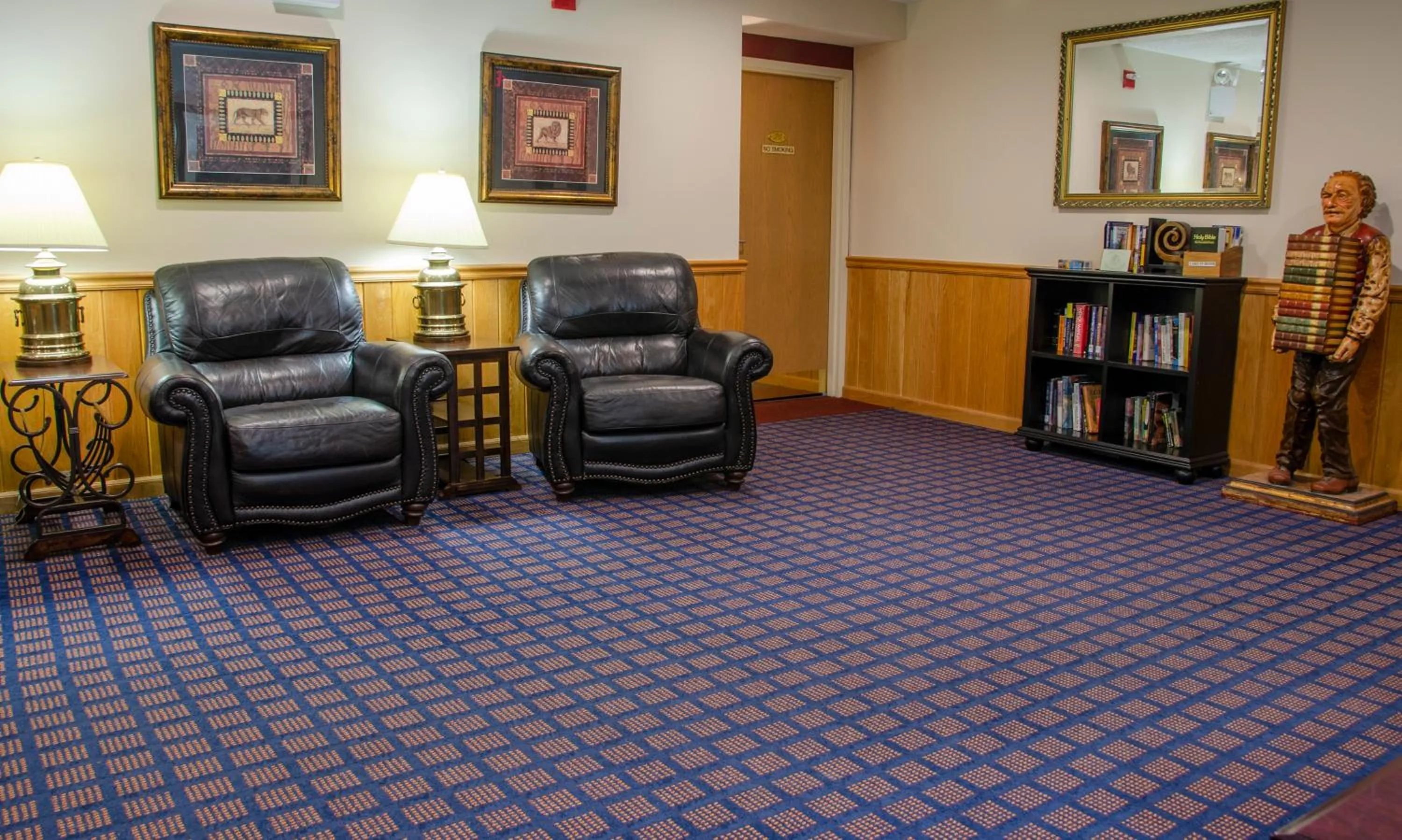 Library in Harrington Inn