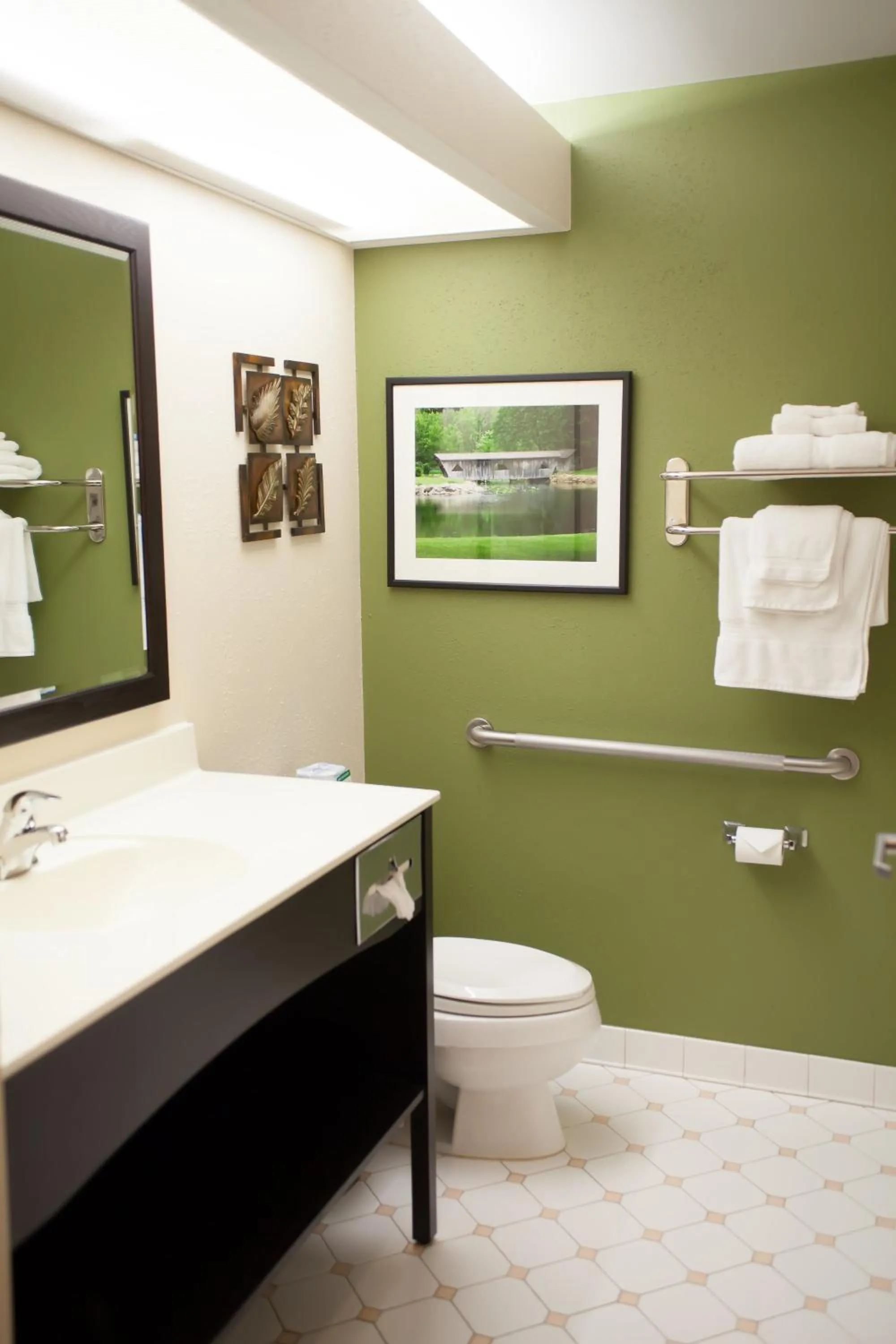 Bathroom in Harrington Inn